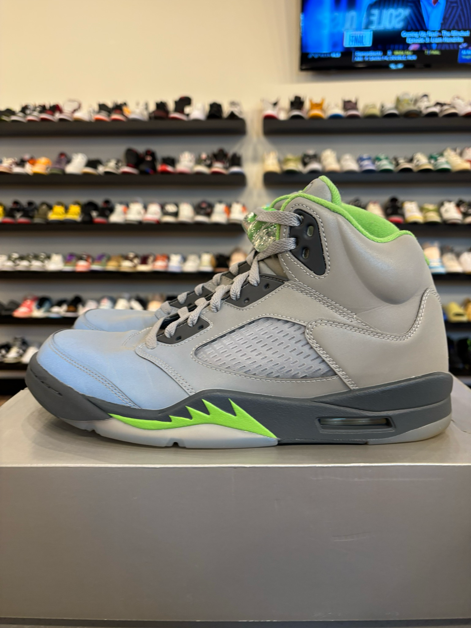 Jordan 5 Green Bean Size 11 Pre-Owned