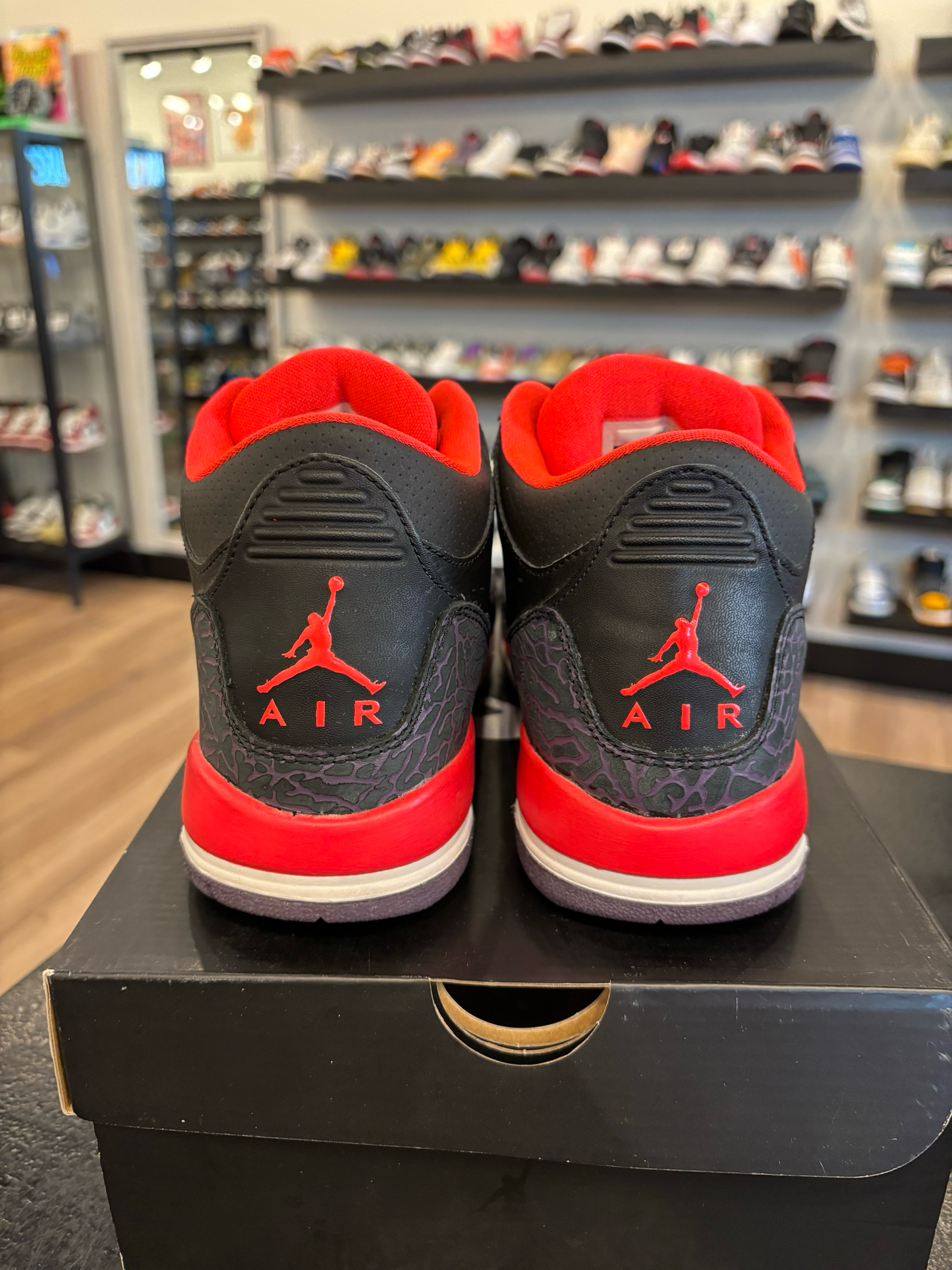 Jordan 3 Crimson Size 5Y (6.5W) Pre-Owned