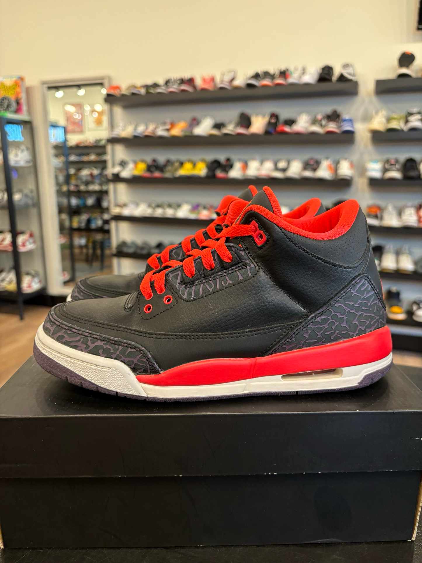 Jordan 3 Crimson Size 5Y (6.5W) Pre-Owned