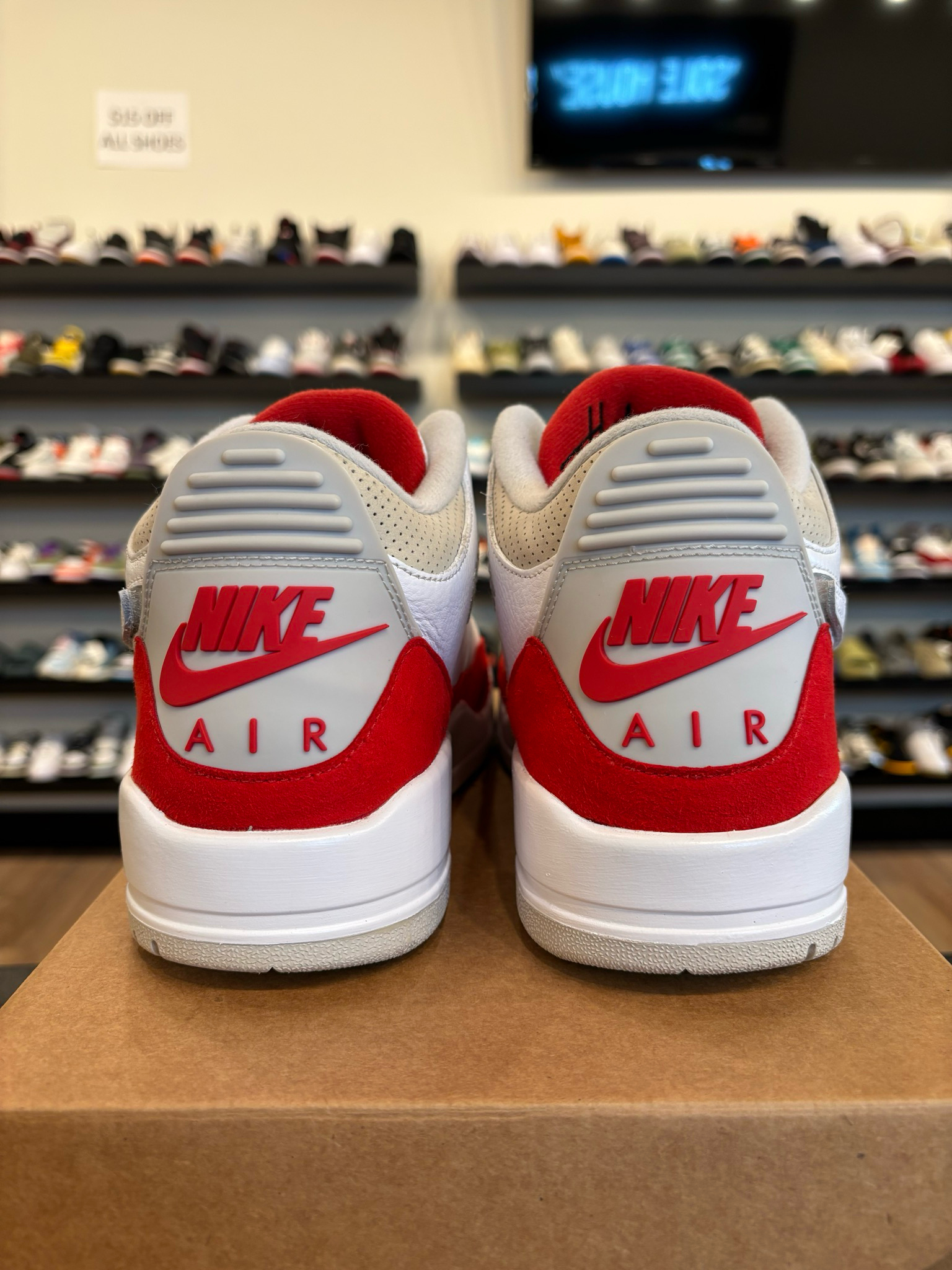 Jordan 3 Tinker Size 8 Pre-Owned