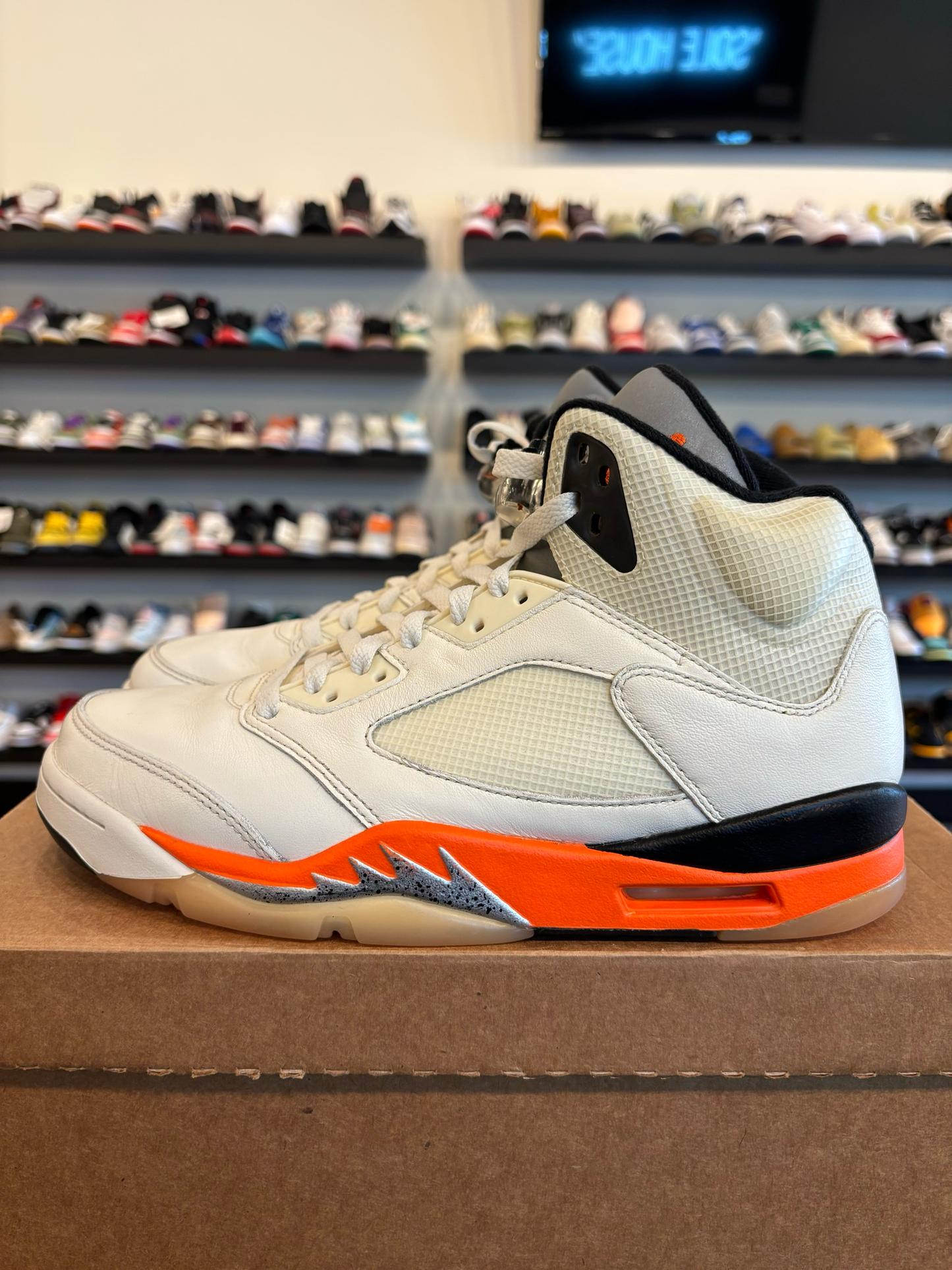 Jordan 5 Shattered Backboard Size 9 Pre-Owned (No Box)