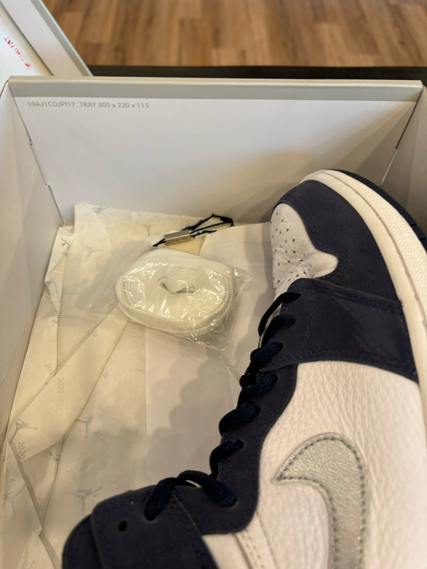 Jordan 1 Midnight Navy Size 9.5 Pre-Owned