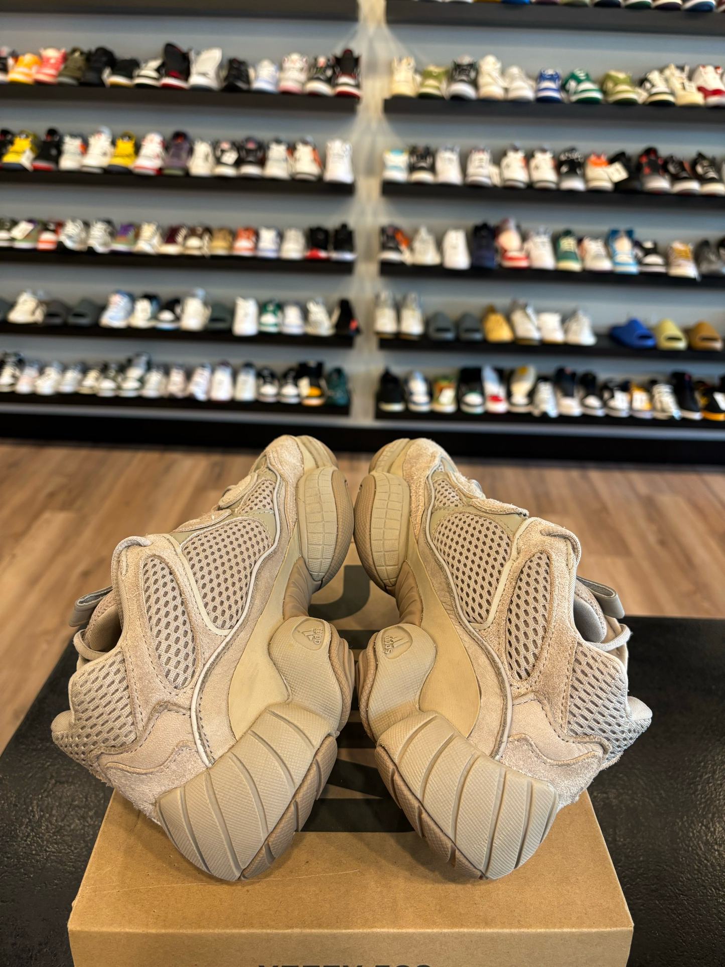 Yeezy 500 V2 Taupe Light Size 8.5 Pre-Owned