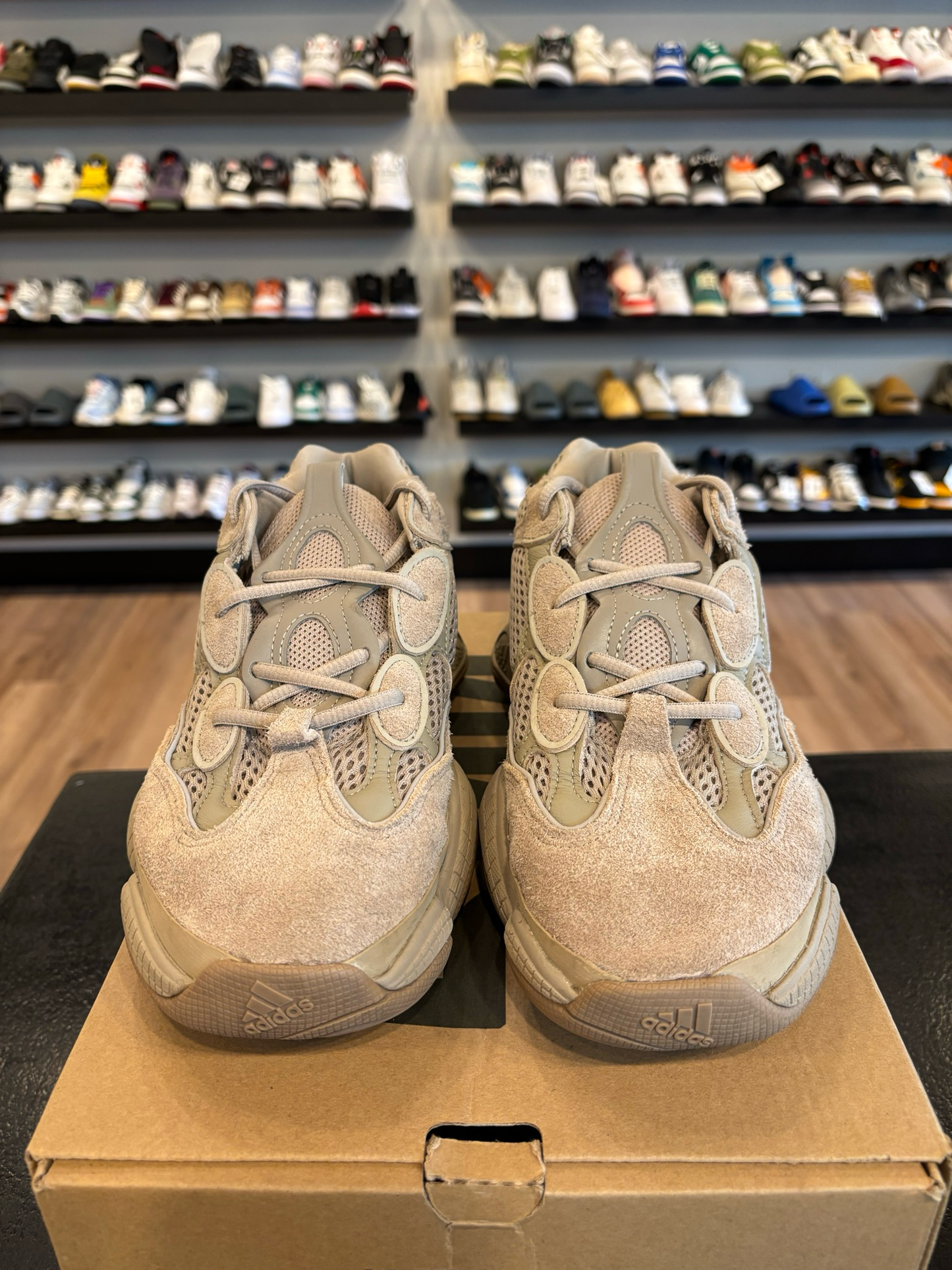 Yeezy 500 V2 Taupe Light Size 8.5 Pre-Owned