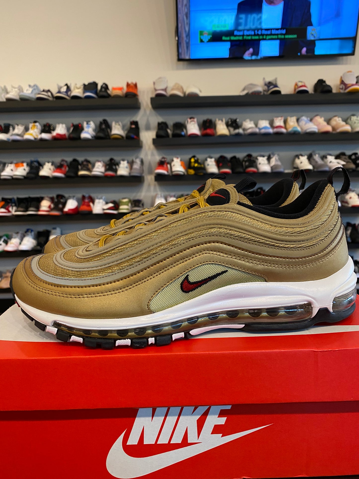 Nike Air Max 97 Metallic Gold 2017 Size 12 Brand New