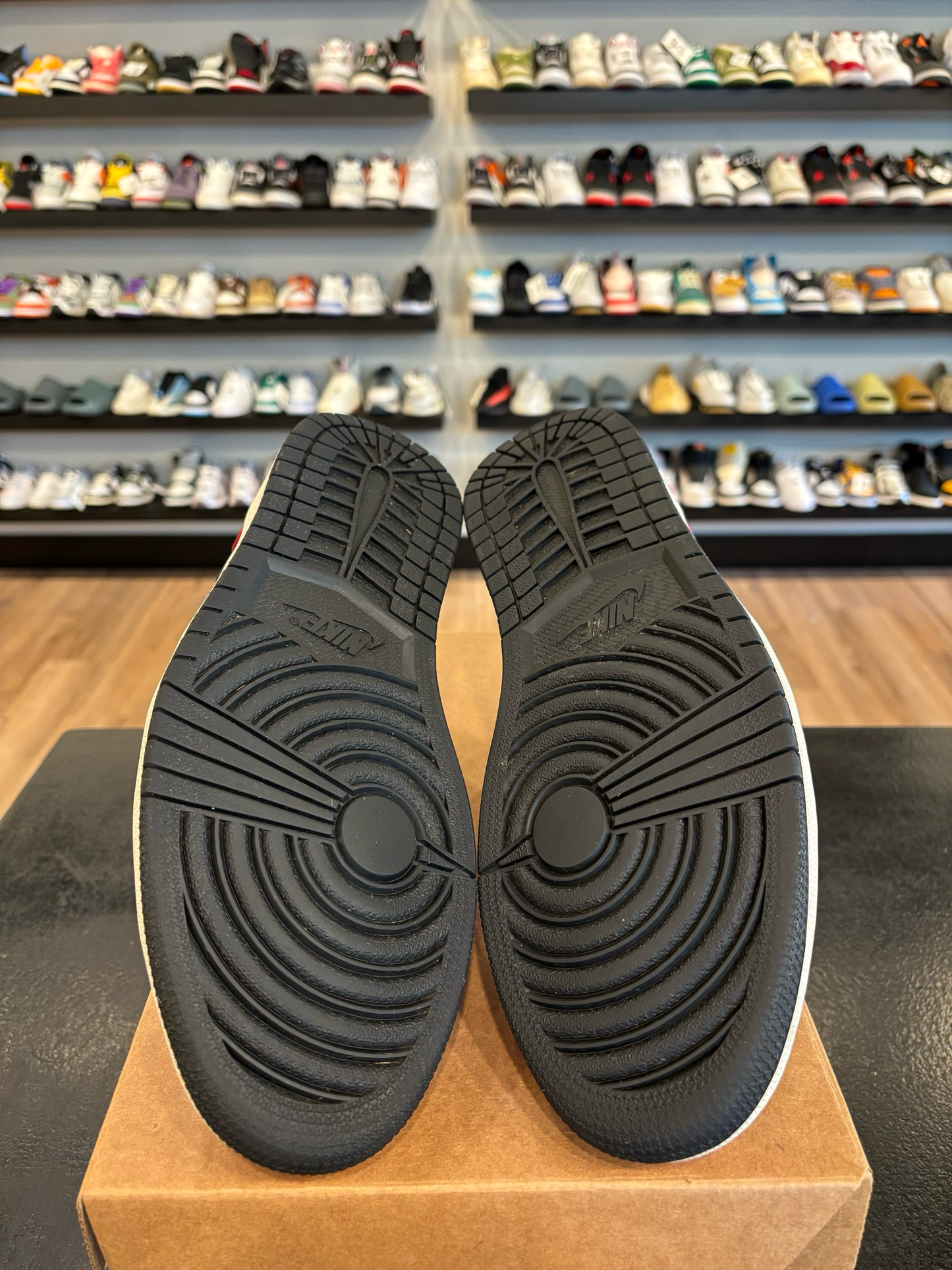 Jordan 1 Low Reverse Pebble Bred Size 12 Pre-Owned (No Box)