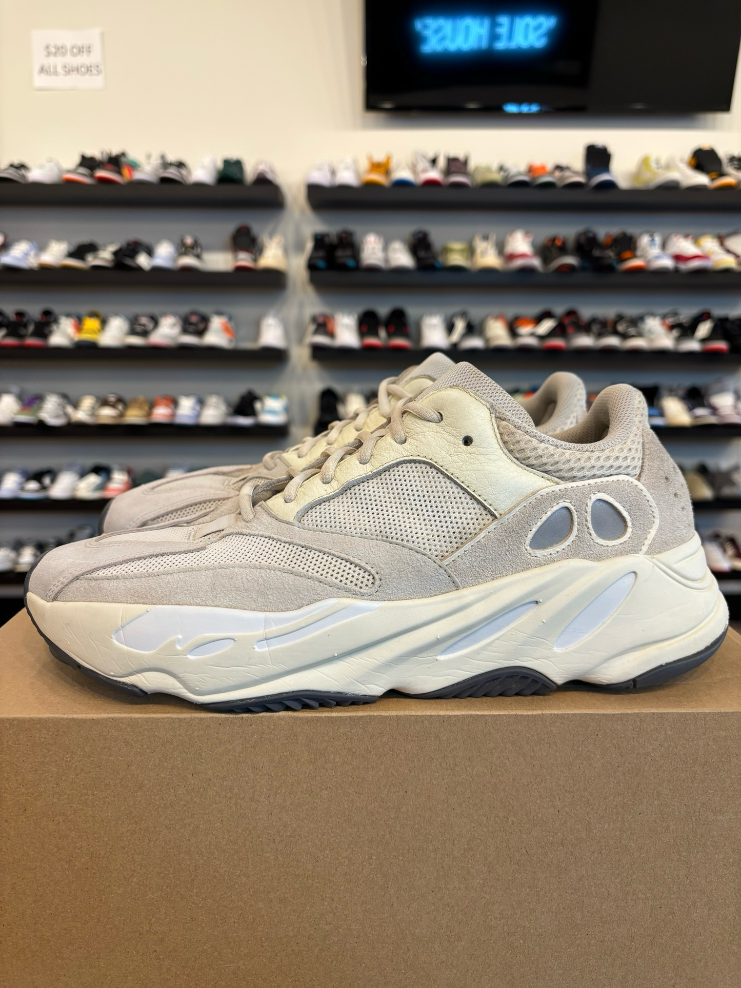 Yeezy 700 Analog Size 12 Pre-Owned
