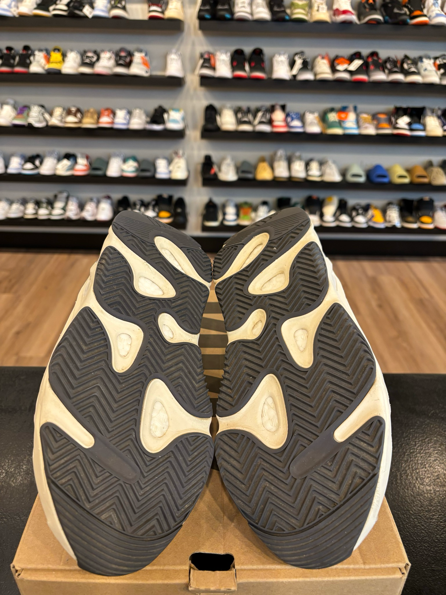 Yeezy 700 Analog Size 12 Pre-Owned