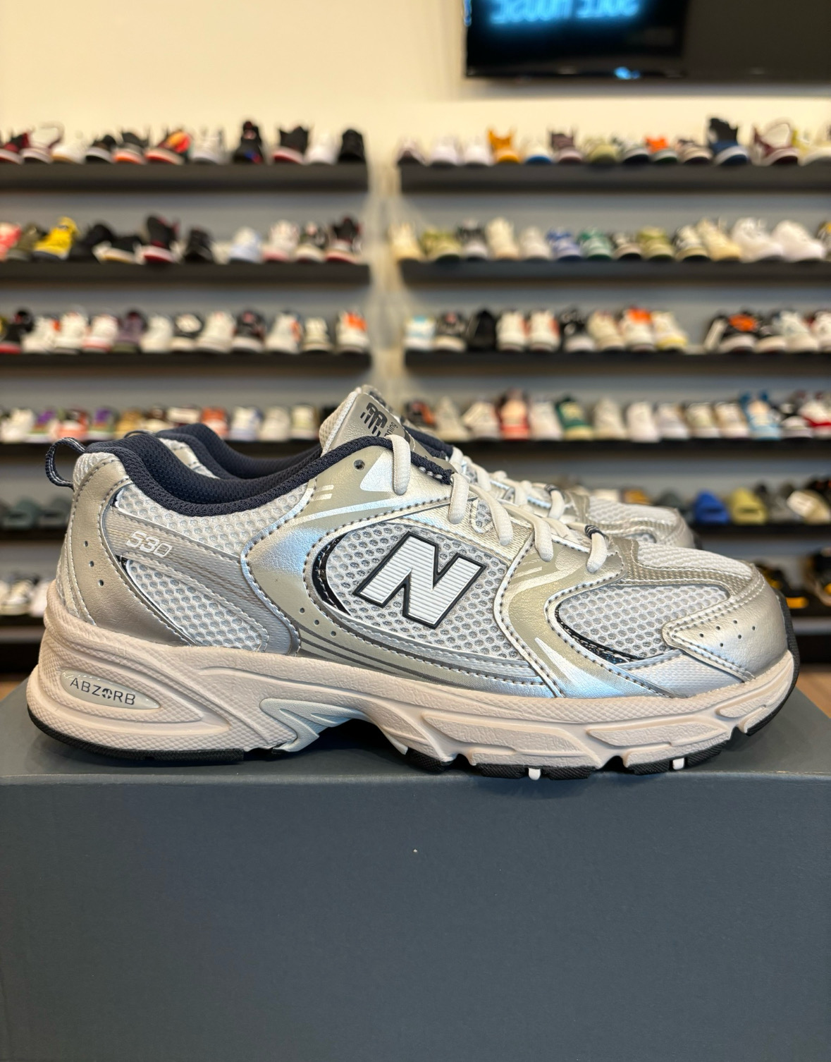 New Balance 530 Fog Navy Size 7Y (8.5W) Brand New (A)