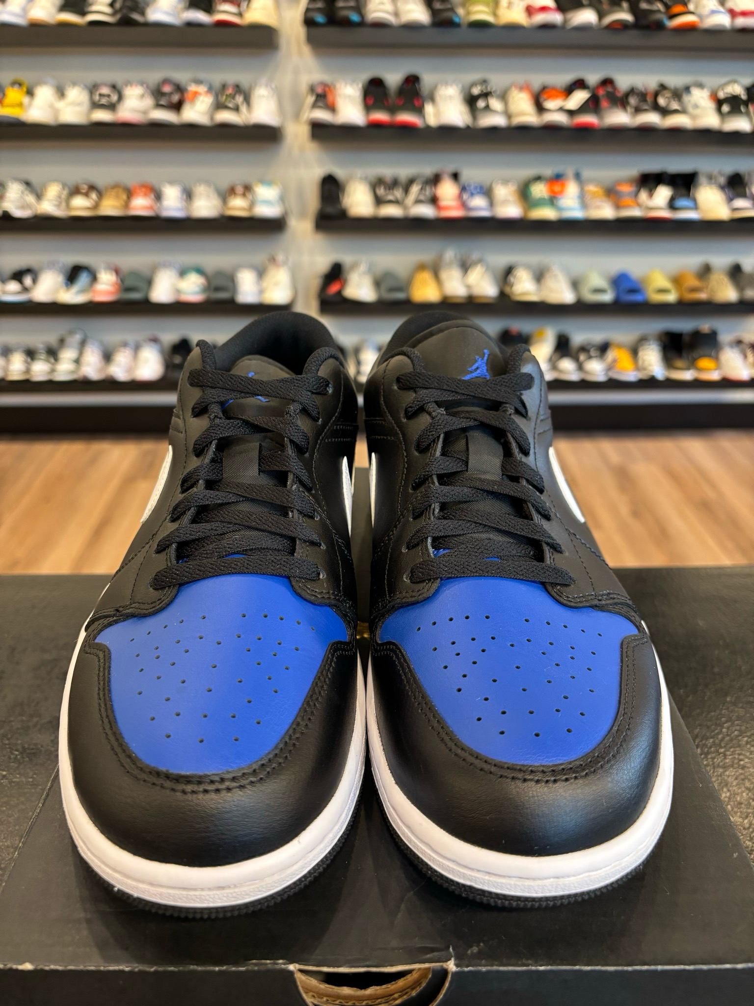 Jordan 1 Low Royal Toe Size 10.5 Pre-Owned