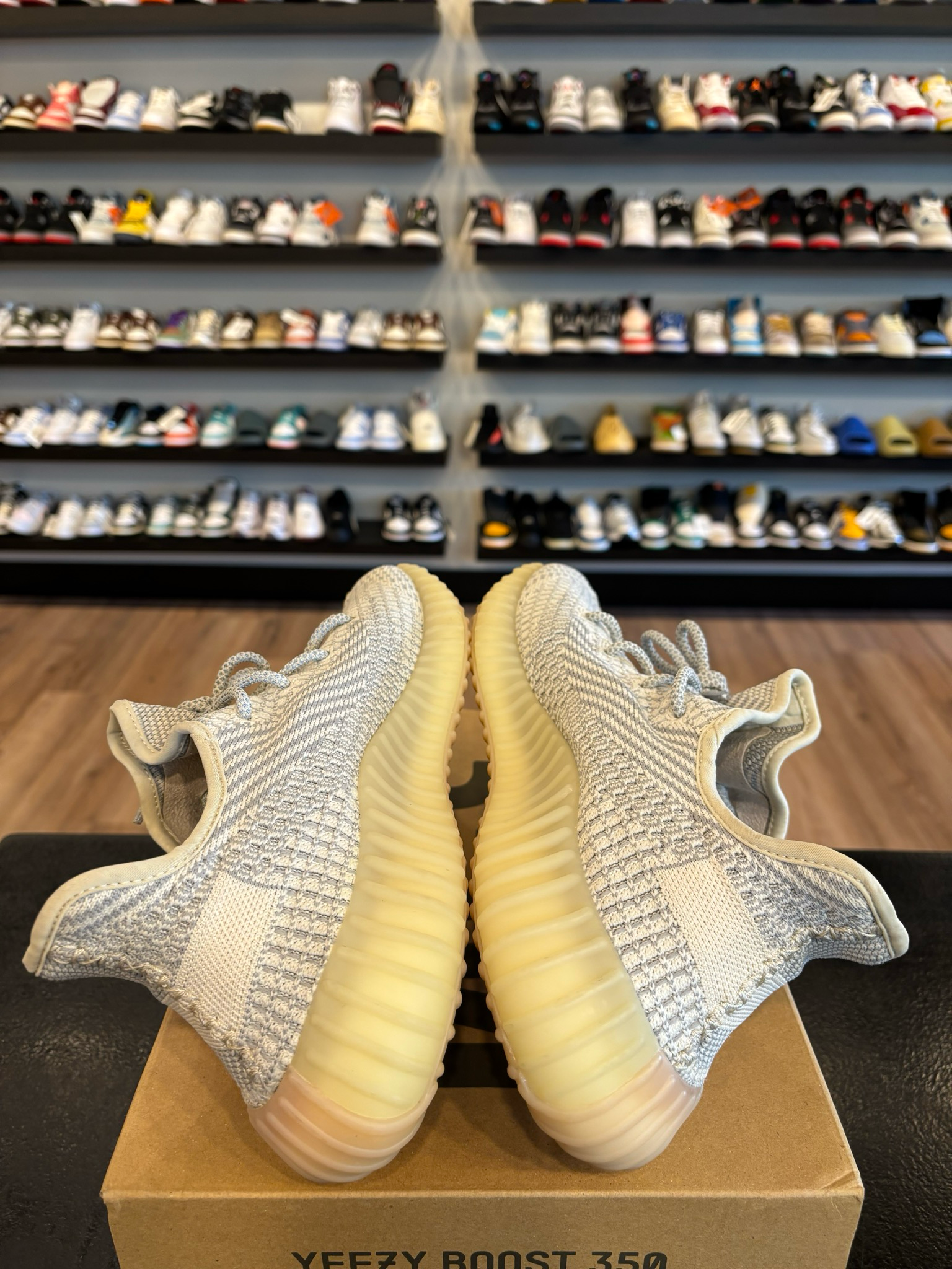 Yeezy 350 V2 Lundmark Size 10.5 Pre-Owned (Half Box)