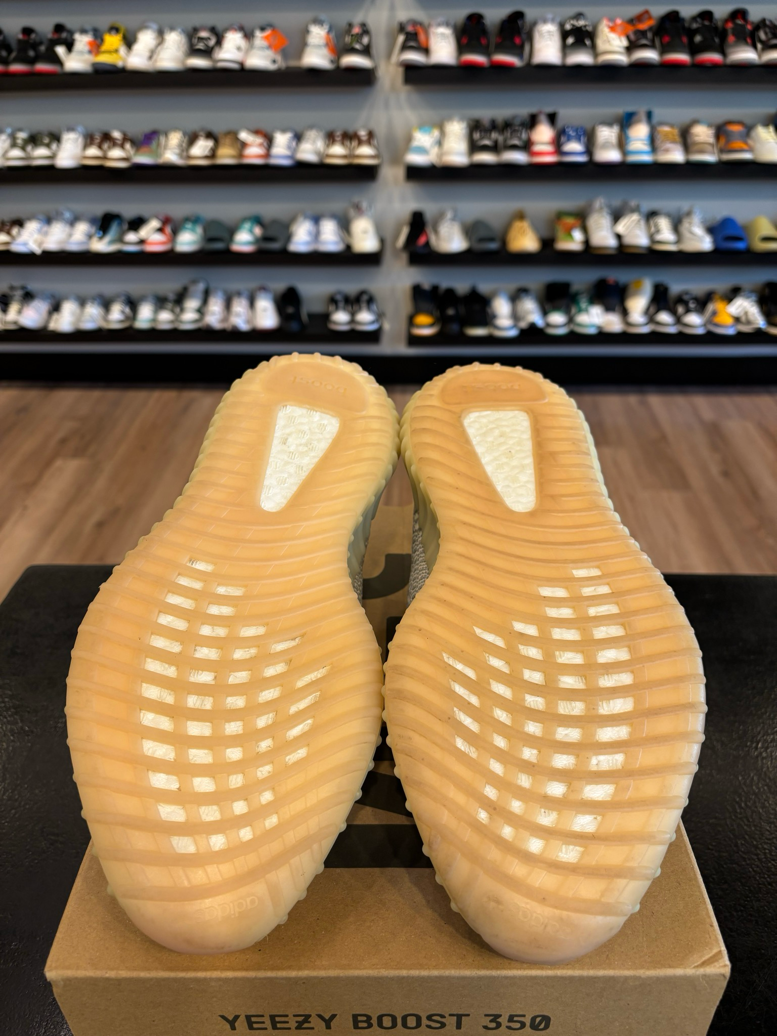Yeezy 350 V2 Lundmark Size 10.5 Pre-Owned (Half Box)