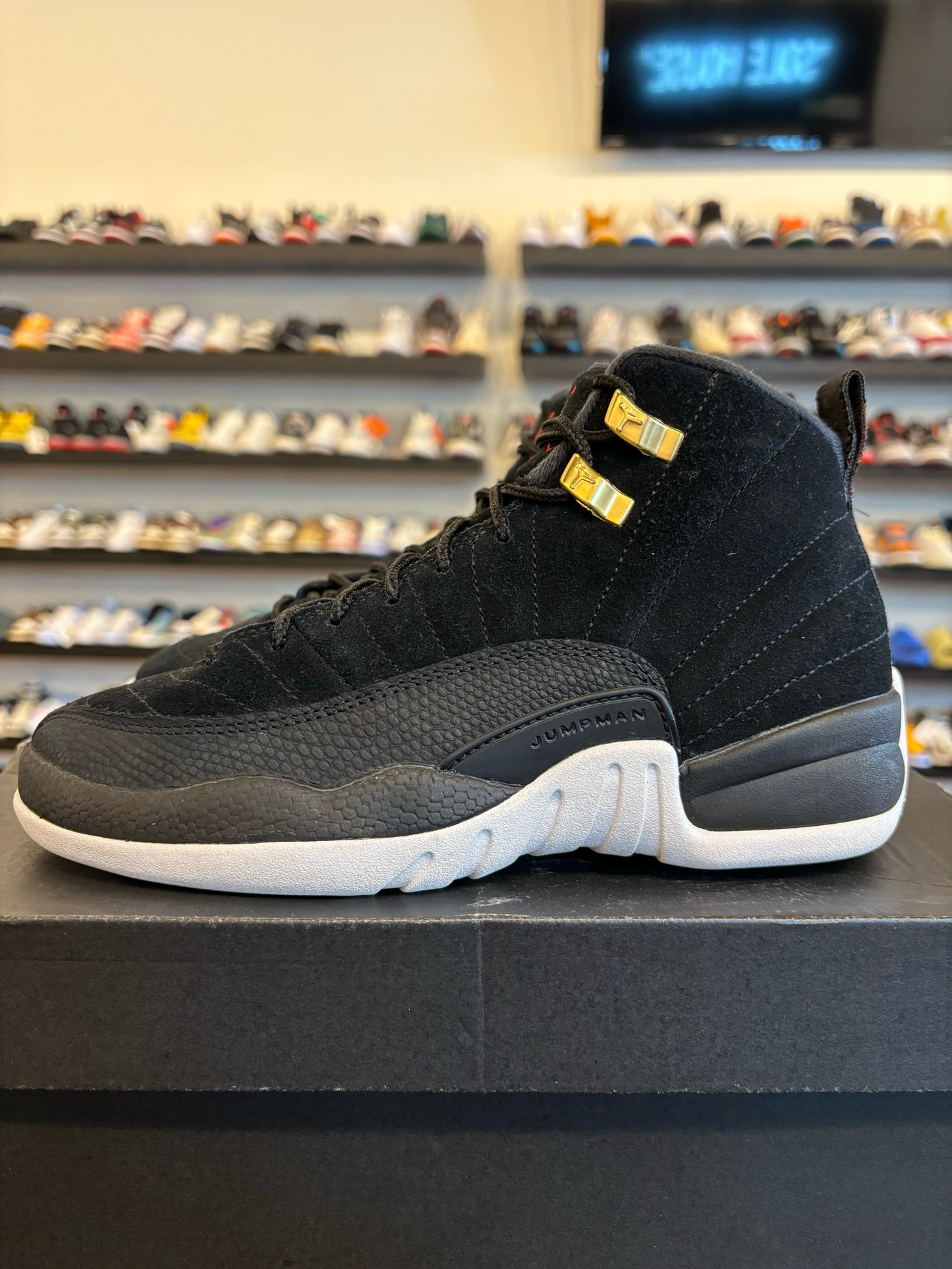 Jordan 12 Reverse Taxi Size 4Y (5.5W) Pre-Owned