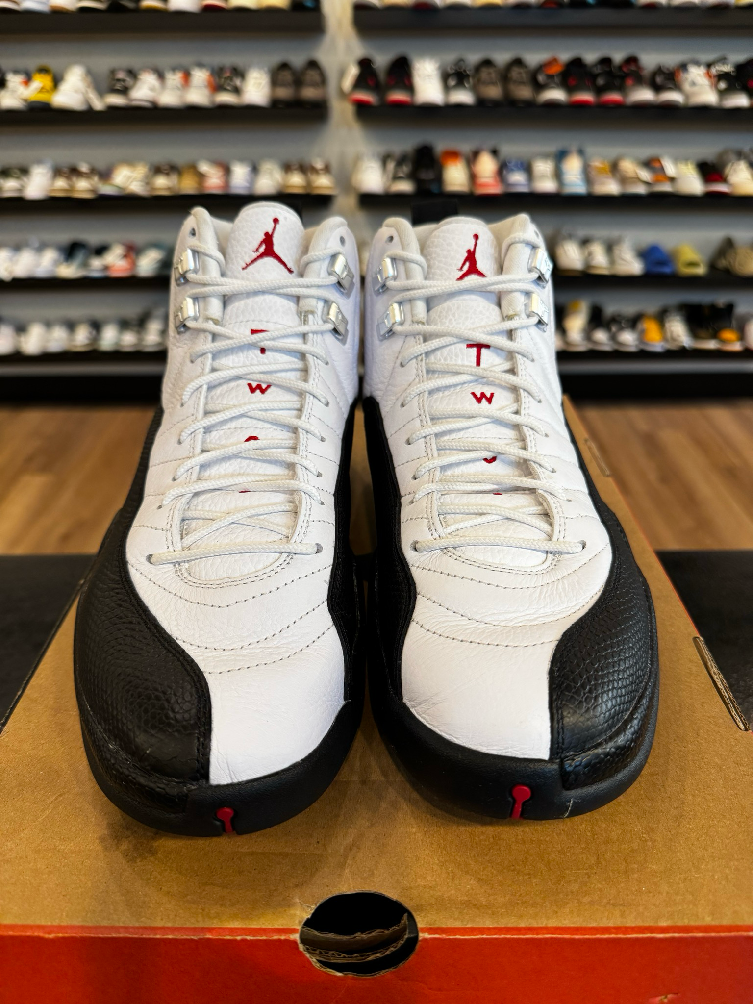 Jordan 12 Taxi Flip Size 11 Pre-Owned
