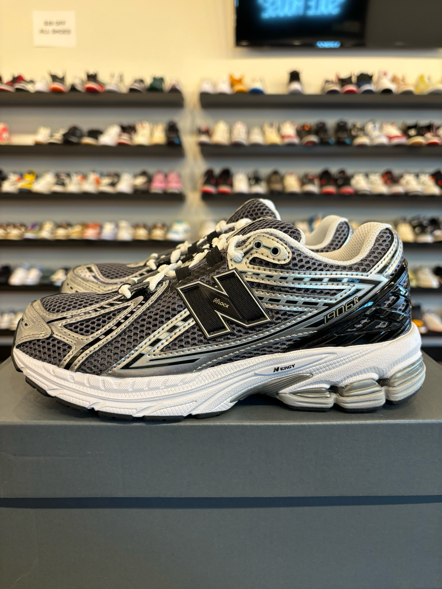 New Balance 1906R Black Gold Size 5.5Y (7W) Brand New