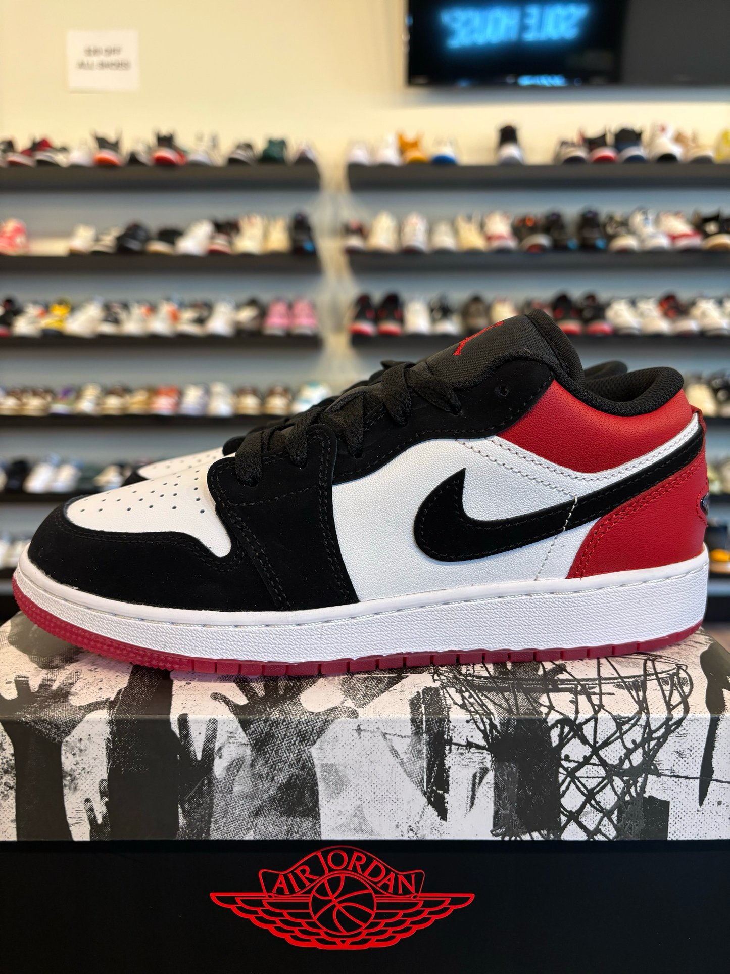 Jordan 1 Low Black Toe 2025 Size 6Y (7.5W) Brand New