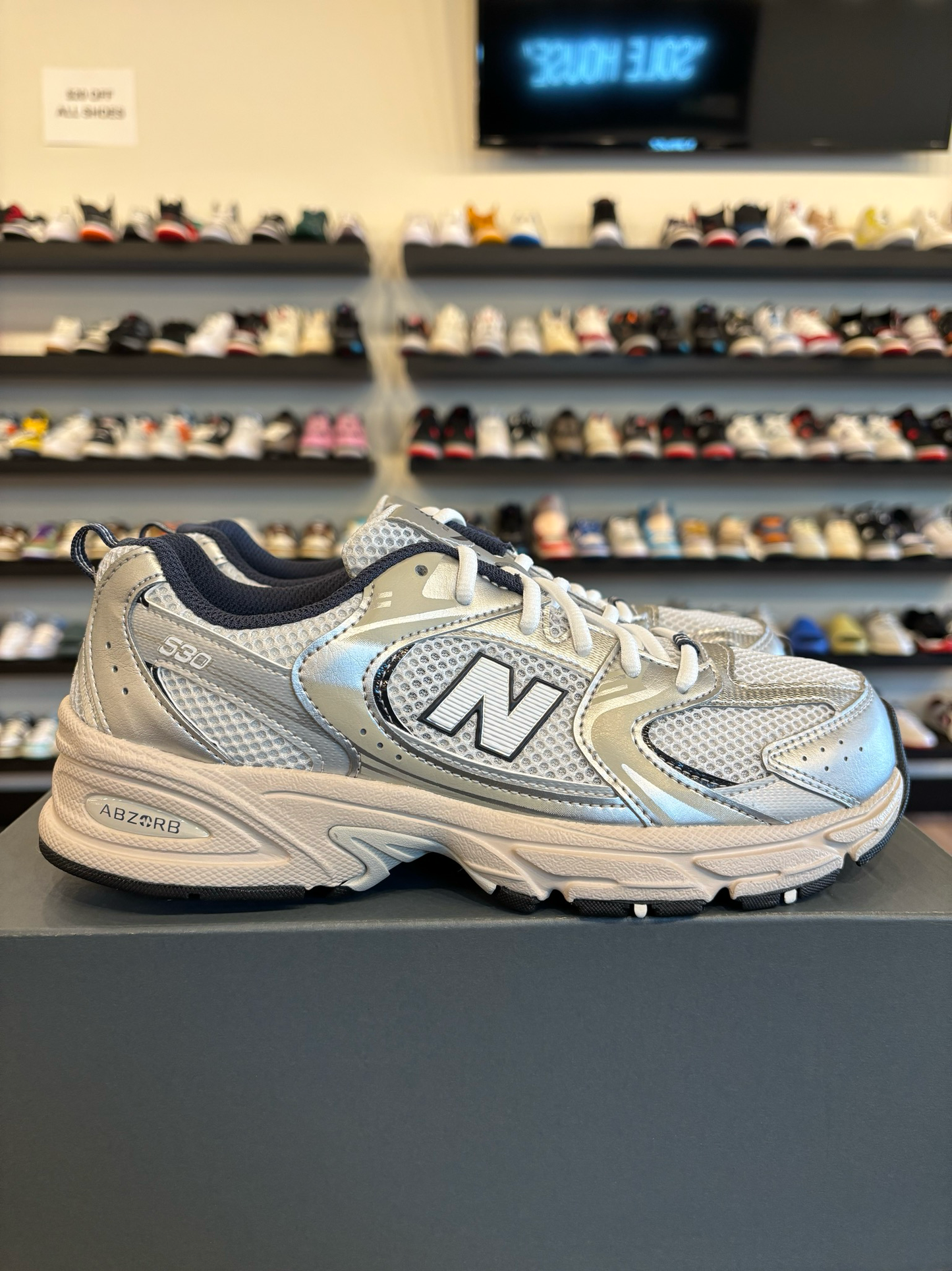 New Balance 530 Fog Navy Size 7Y (8.5W) Brand New (B)