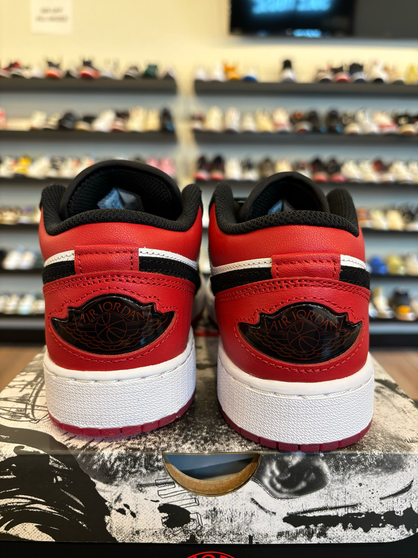 Jordan 1 Low Black Toe 2025 Size 6.5Y (8W) Brand New