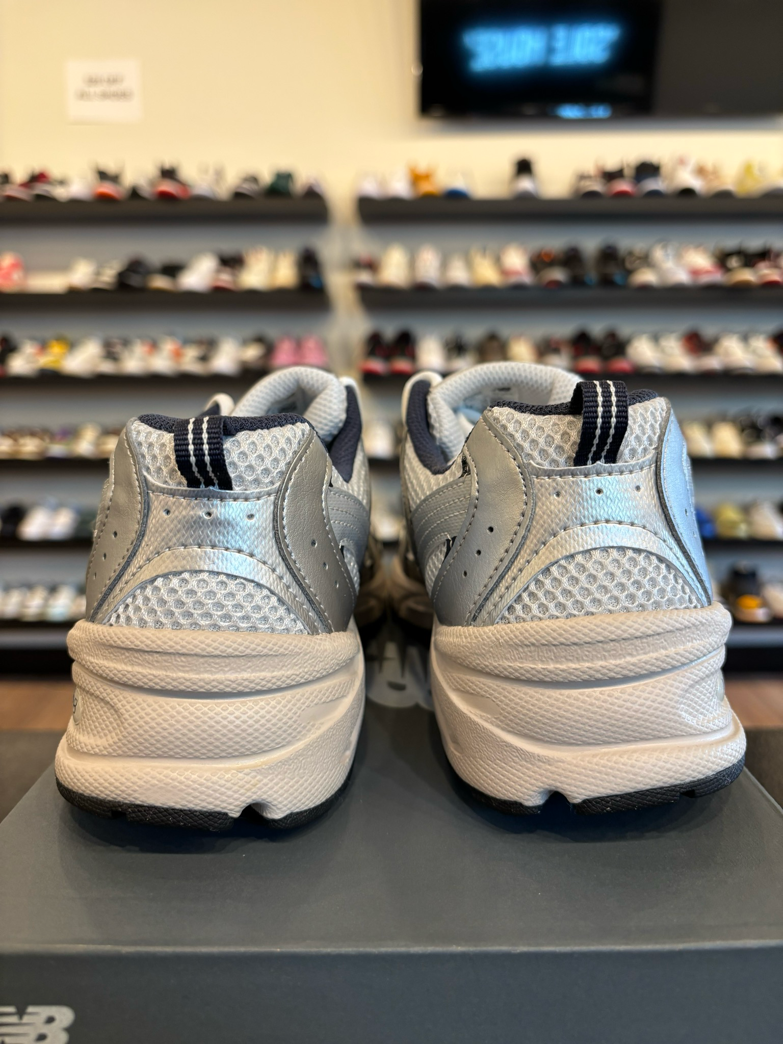 New Balance 530 Fog Navy Size 7Y (8.5W) Brand New (B)