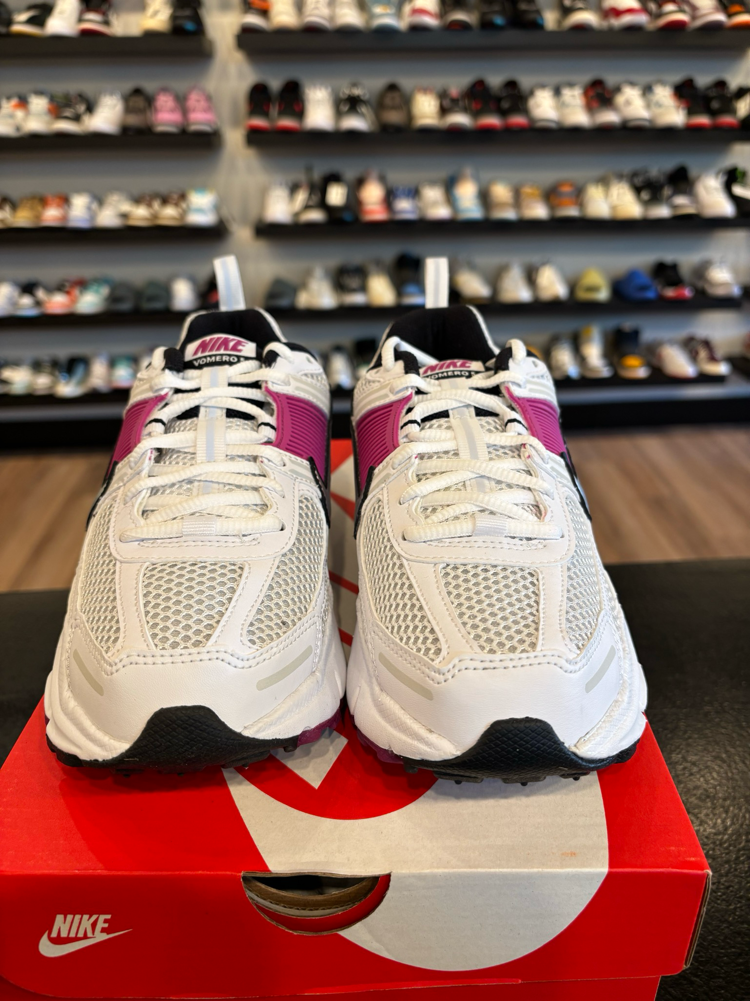 Nike Vomero 5 Fuchsia Size 5Y (6.5W) Brand New