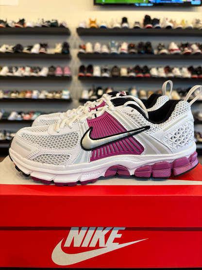Nike Vomero 5 Fuchsia Size 5Y (6.5W) Brand New