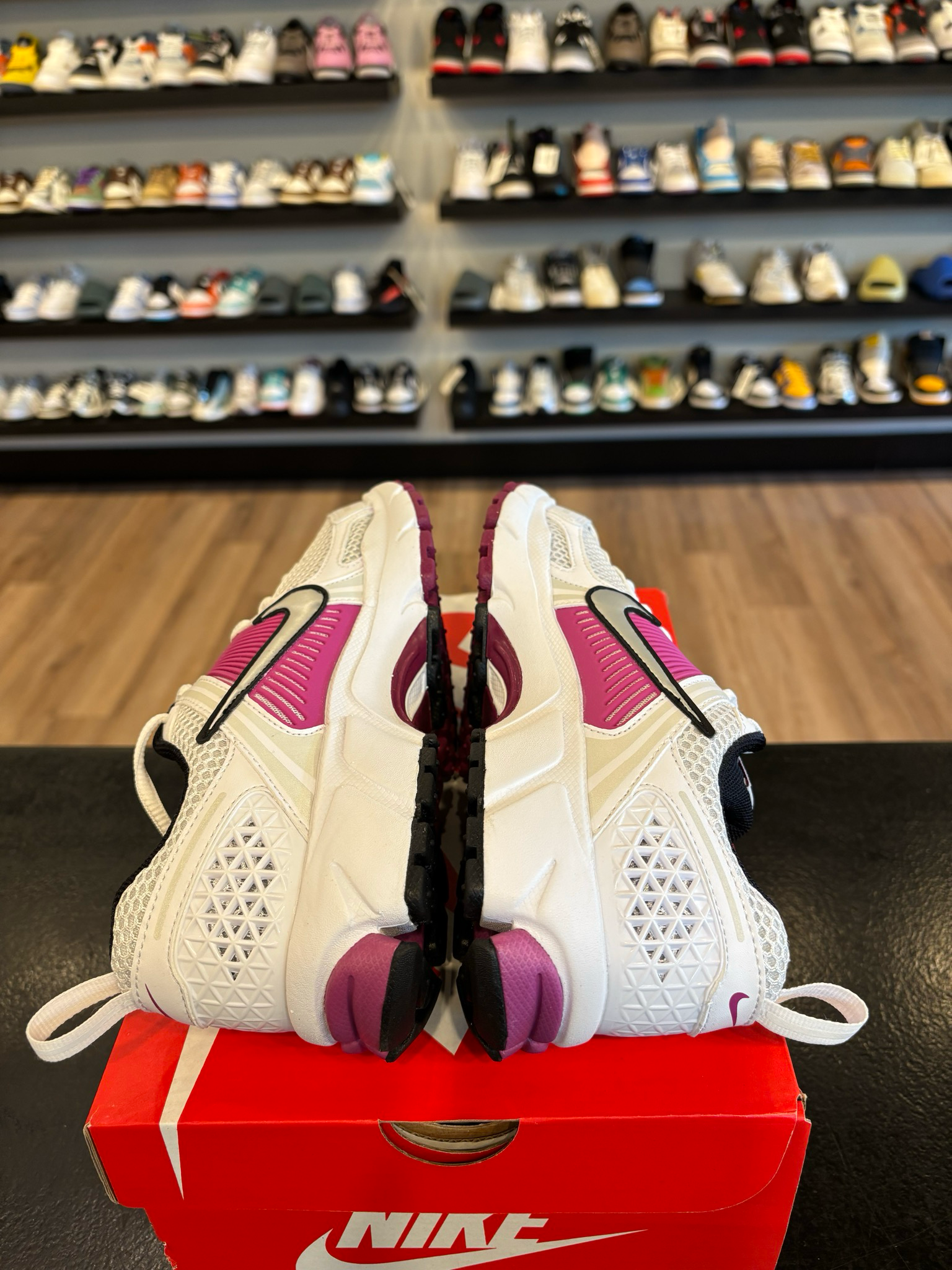 Nike Vomero 5 Fuchsia Size 5Y (6.5W) Brand New