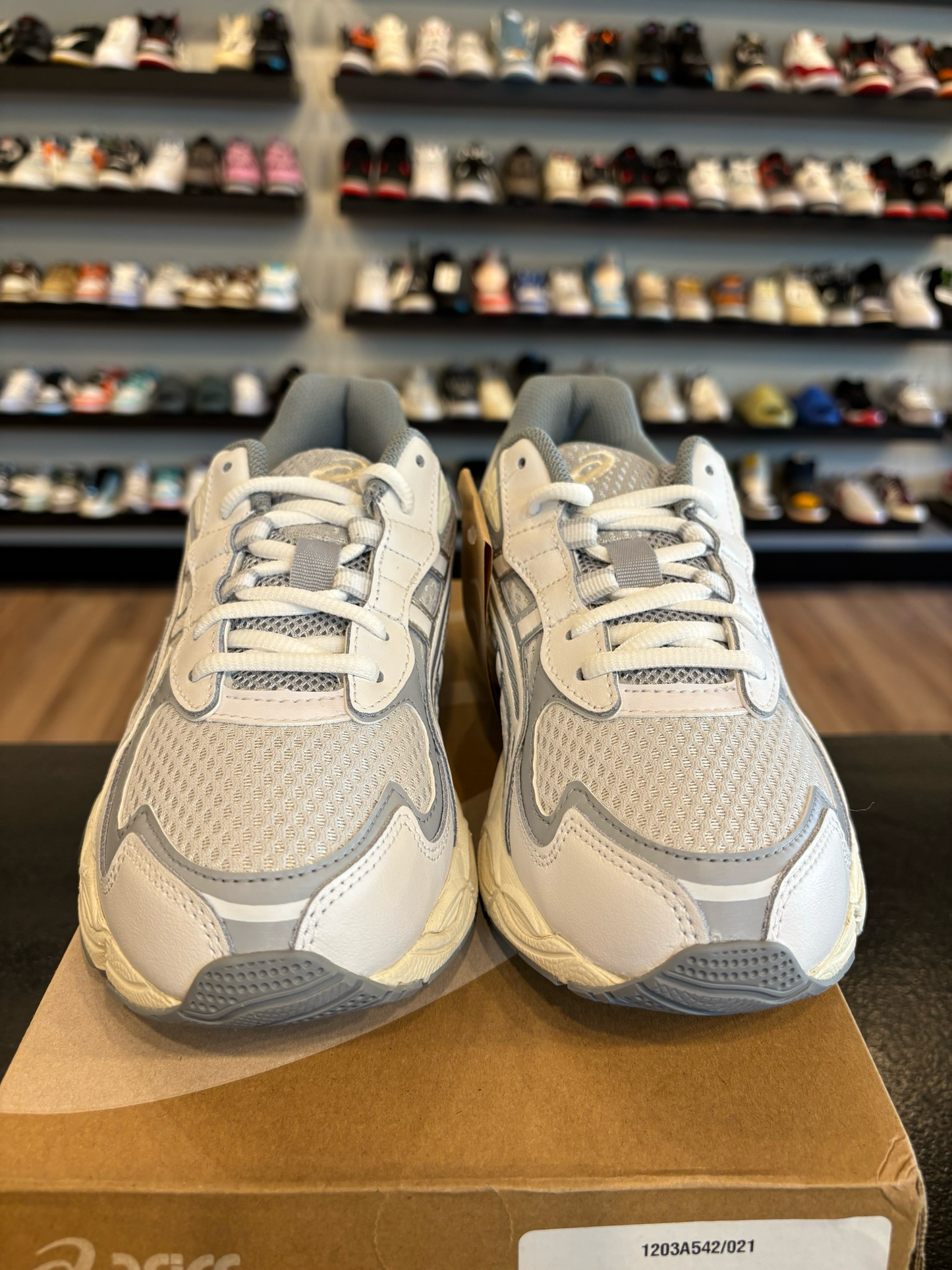ASICS GEL-NYC 2055 White Grey Size 5.5Y (7W) Brand New