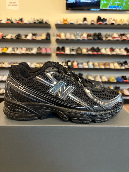 New Balance 740 Black Chrome Size 5.5Y (7W) Brand New