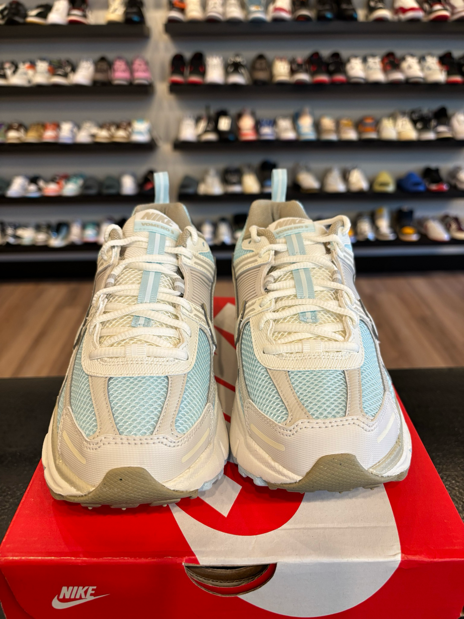 Nike Vomero 5 Glacier Blue Size 5.5Y (7W) Brand New