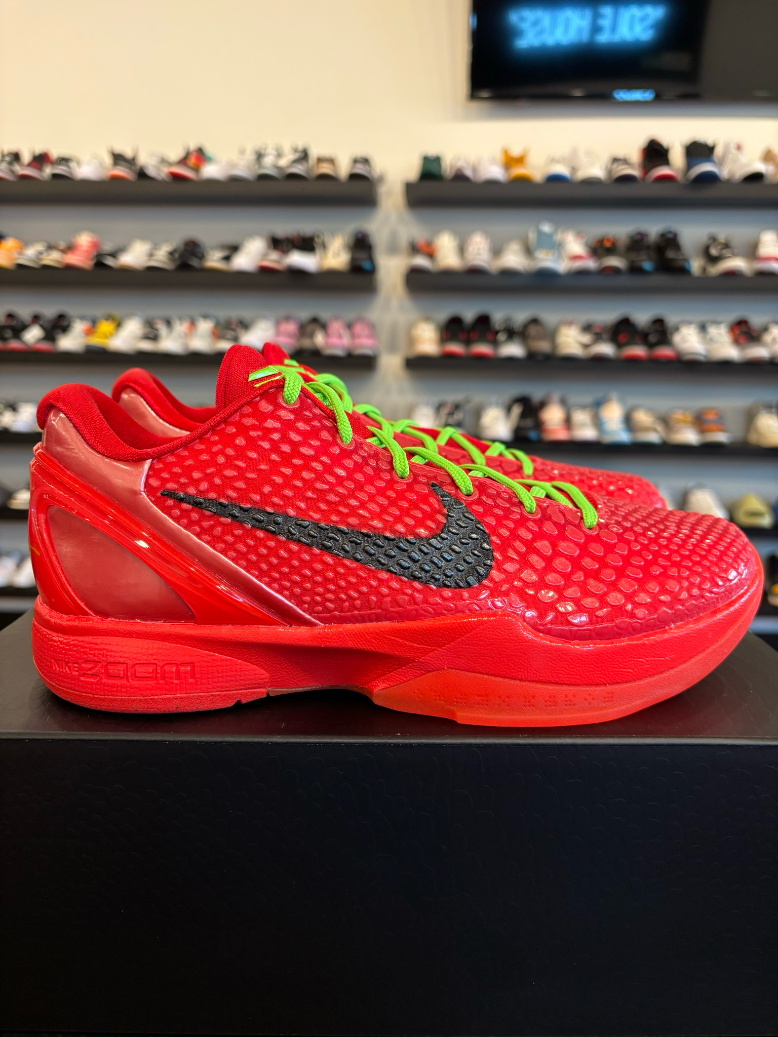 Nike Kobe 6 Protro Reverse Grinch Size 9 Brand New (B)