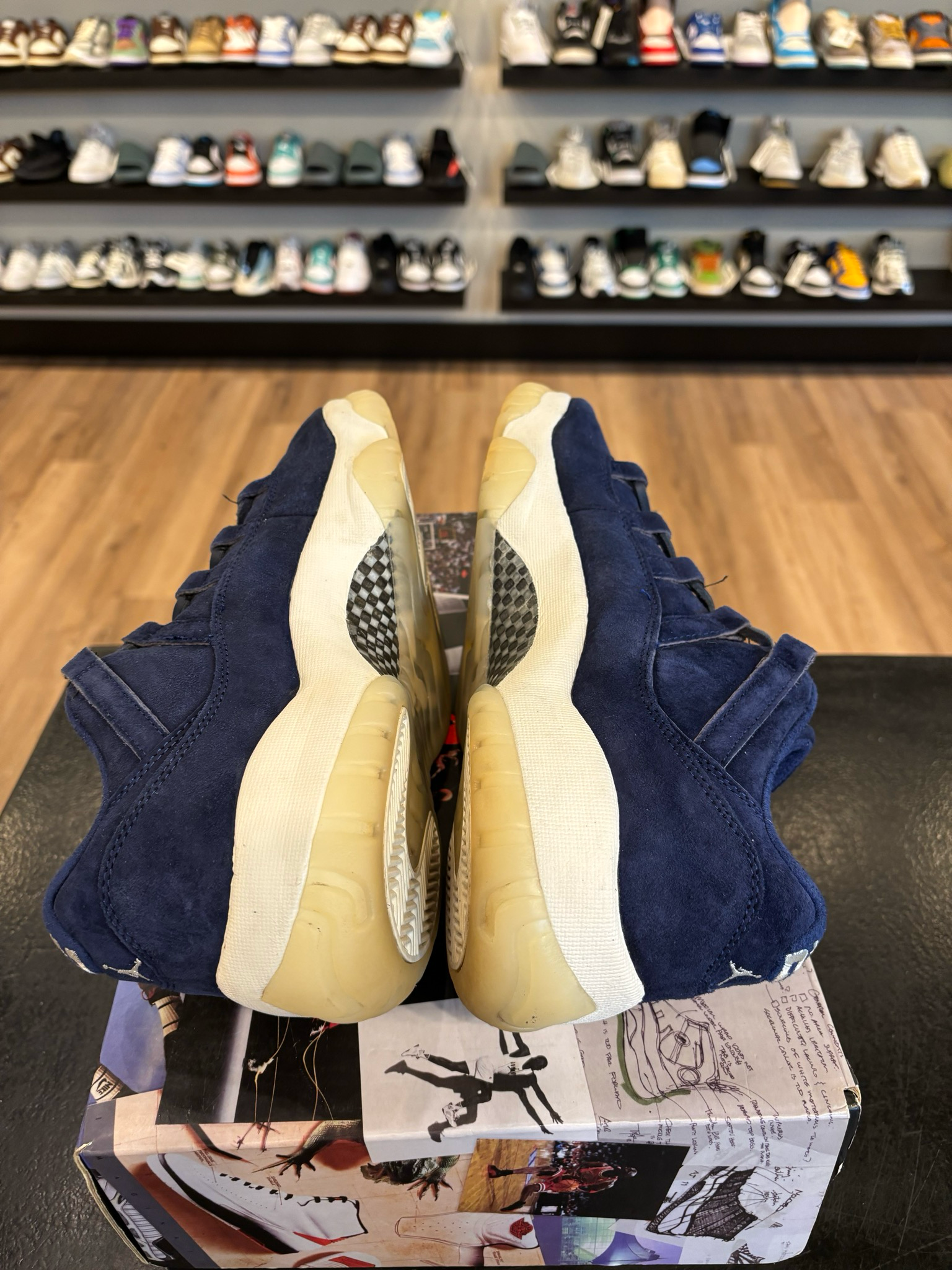 Jordan 11 Low Derek Jeter Size 10 Pre-Owned