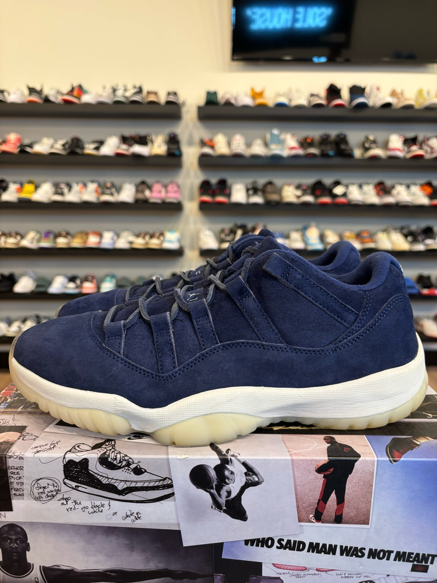 Jordan 11 Low Derek Jeter Size 10 Pre-Owned