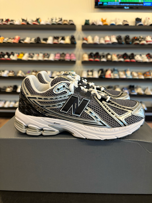 New Balance 1906R Black Silver Size 4Y (5.5W) Brand New