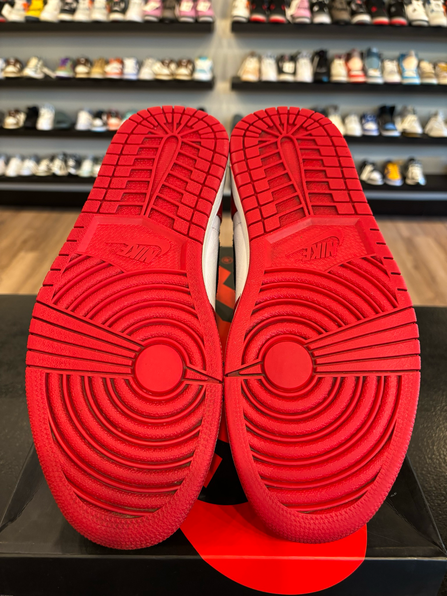 Jordan 1 Homage To Home Size 10 Pre-Owned