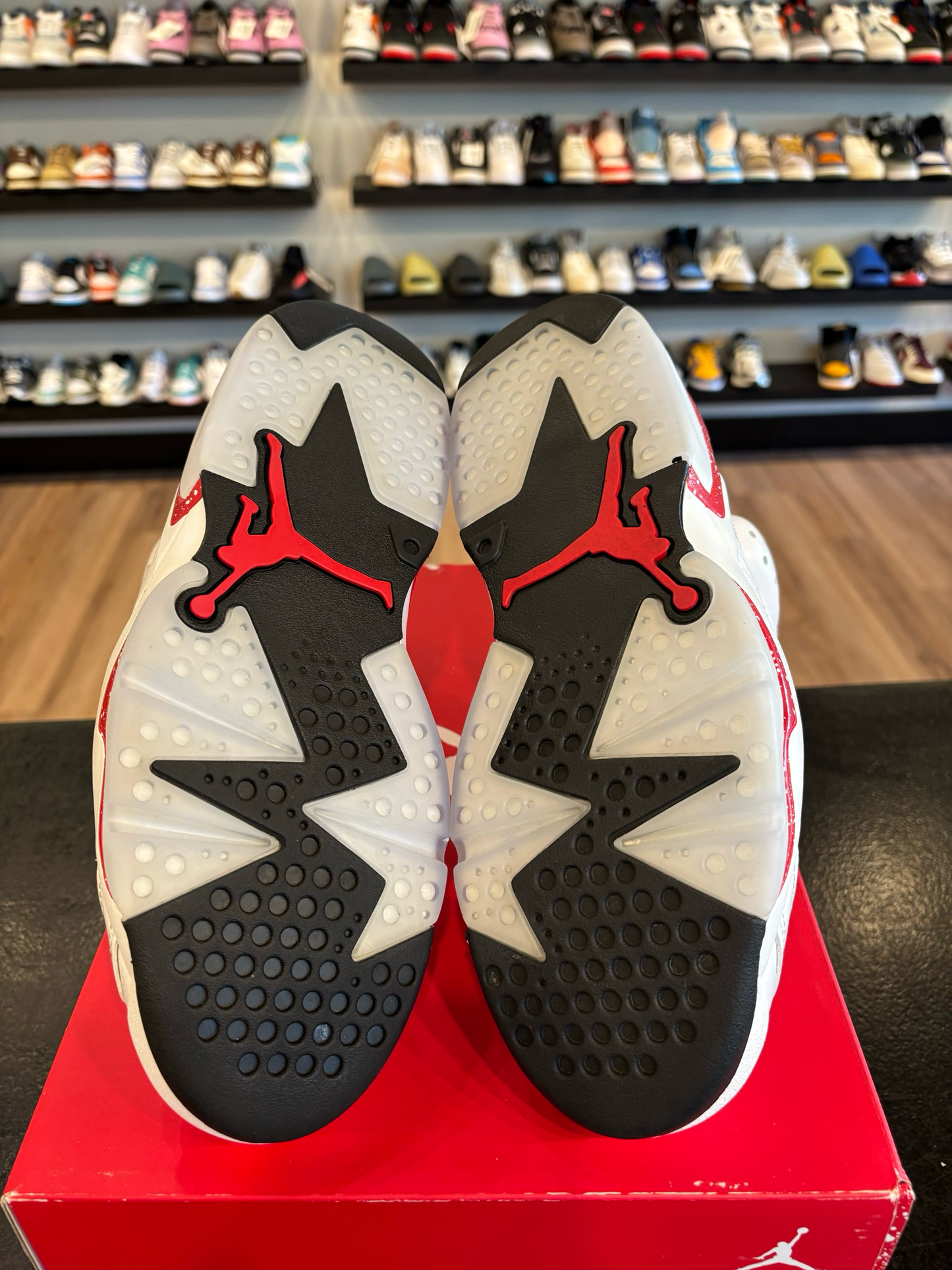 Jordan 6 Red Oreo Size 9 Pre-Owned