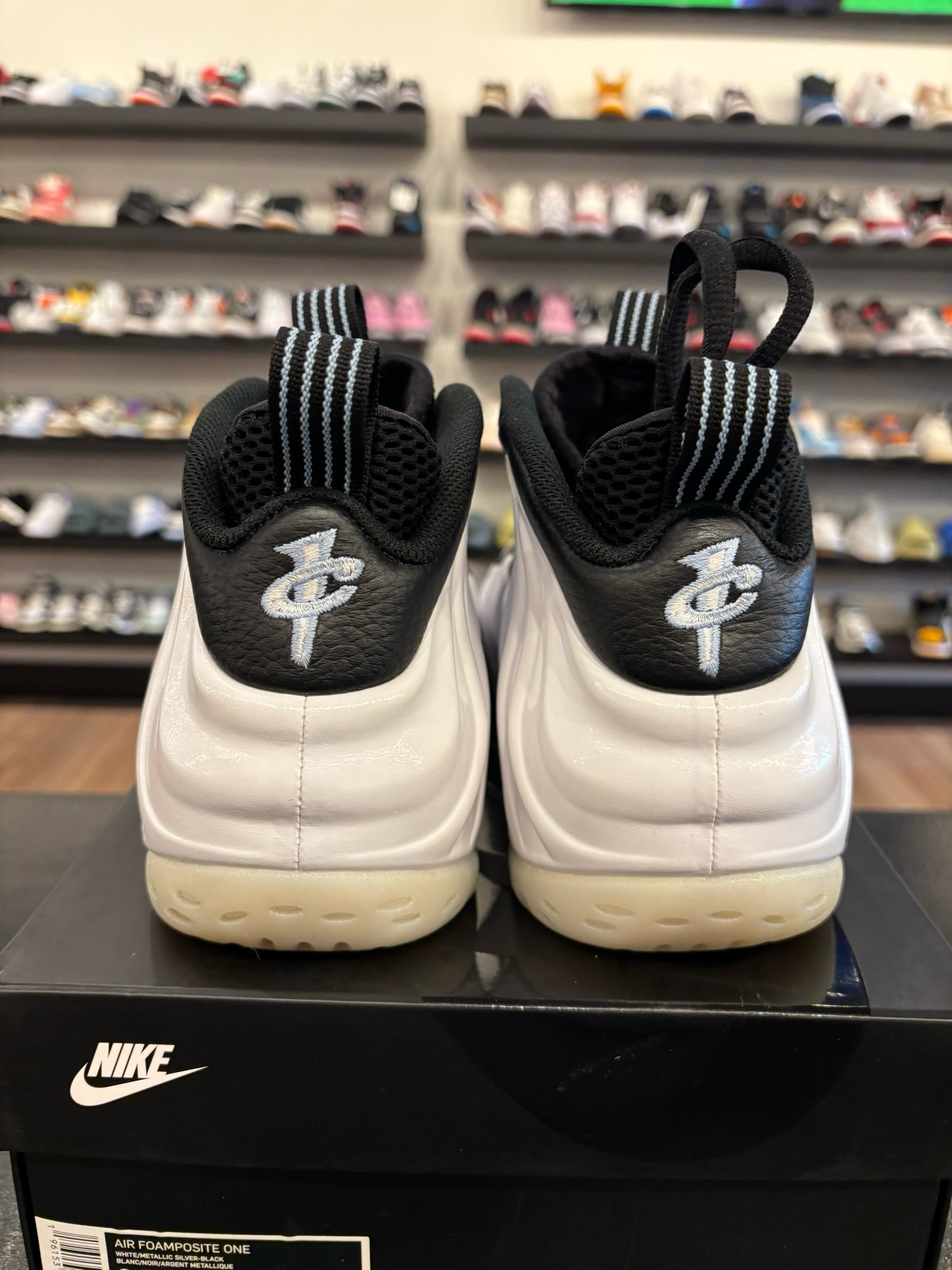 Nike Foamposite Penny PE Size 9.5 Pre-Owned