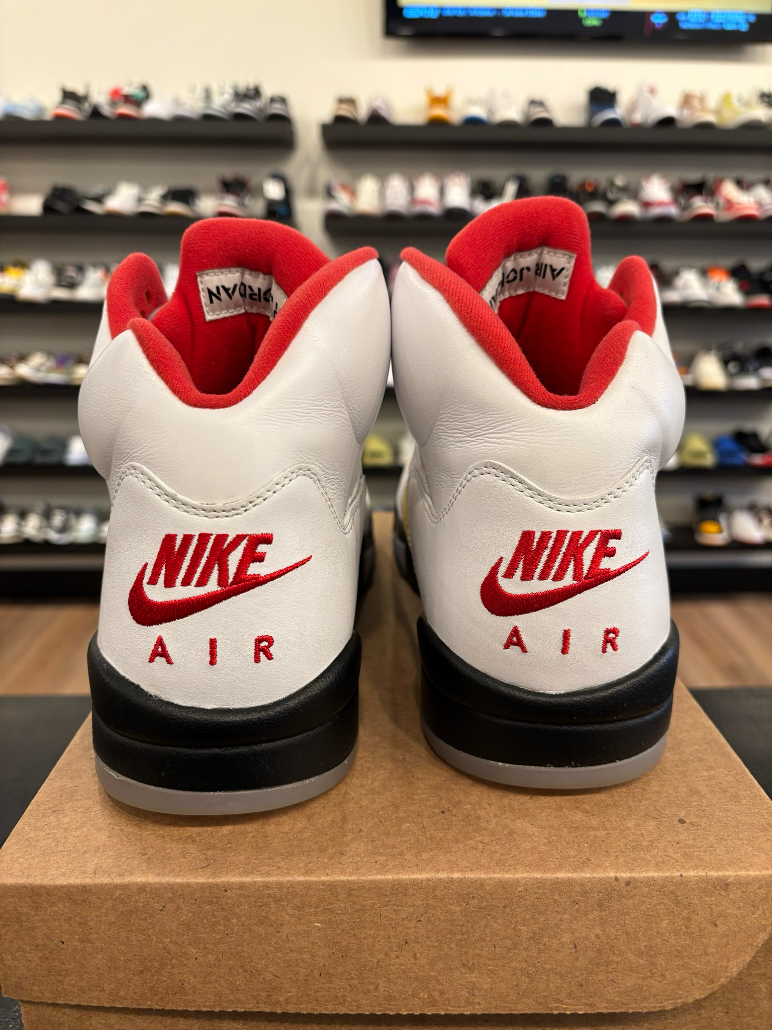 Jordan 5 Fire Red 2020 Size 11 Pre-Owned (No Box)