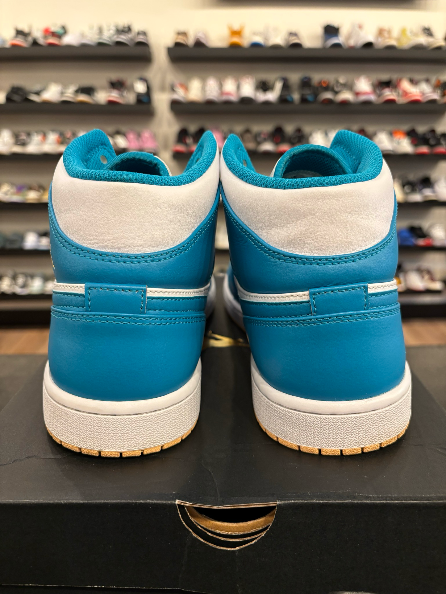 Jordan 1 Aquatone Size 10.5 Pre-Owned