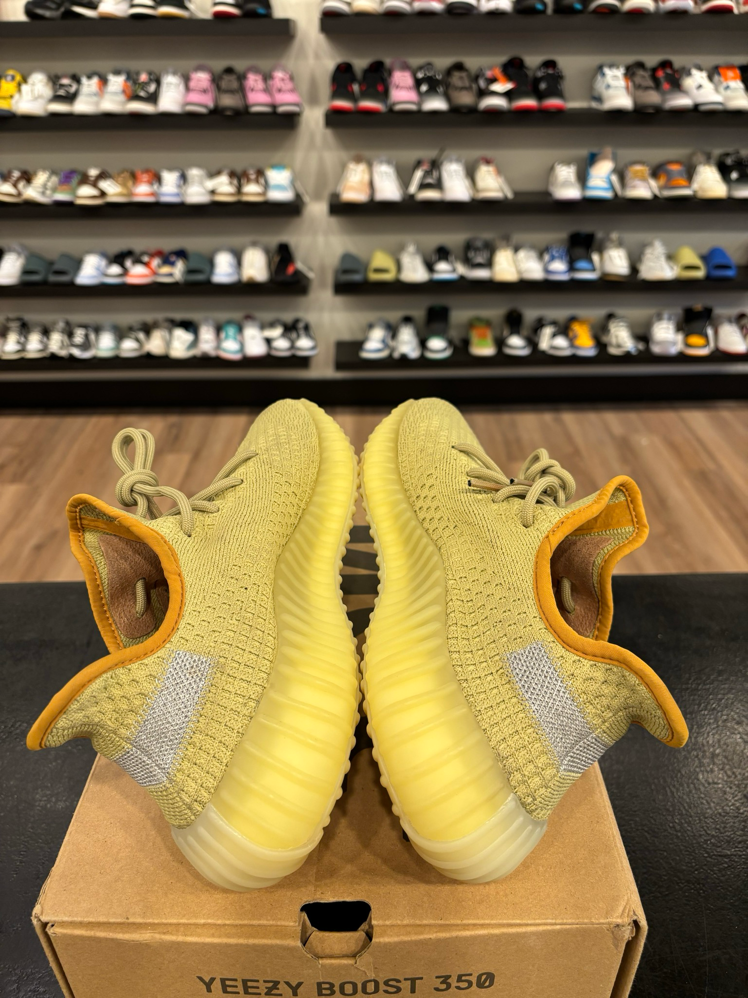 Yeezy 350 V2 Marsh Size 9.5 Pre-Owned
