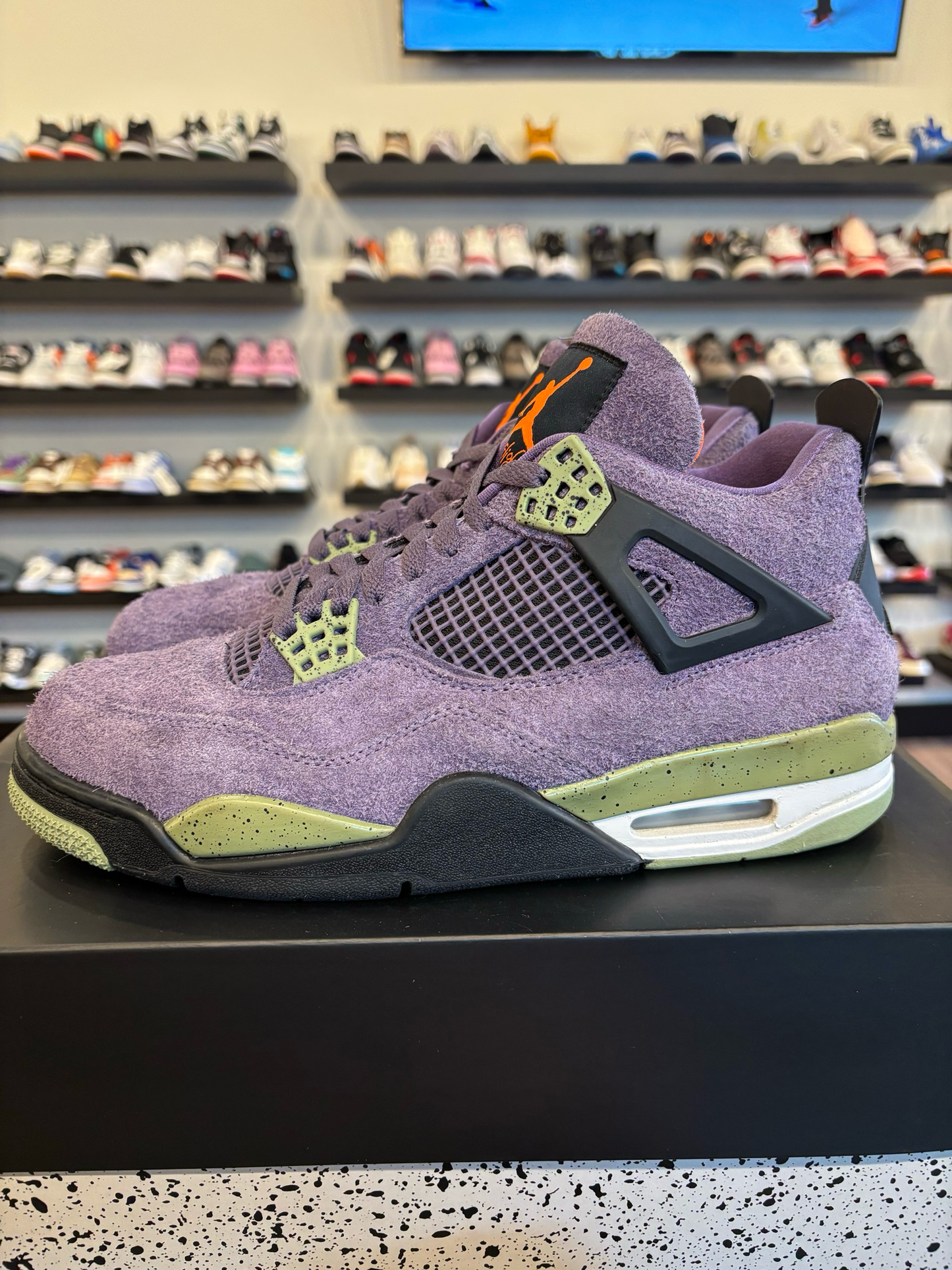 Jordan 4 Purple Canyon Size 9.5 (11W) Pre-Owned