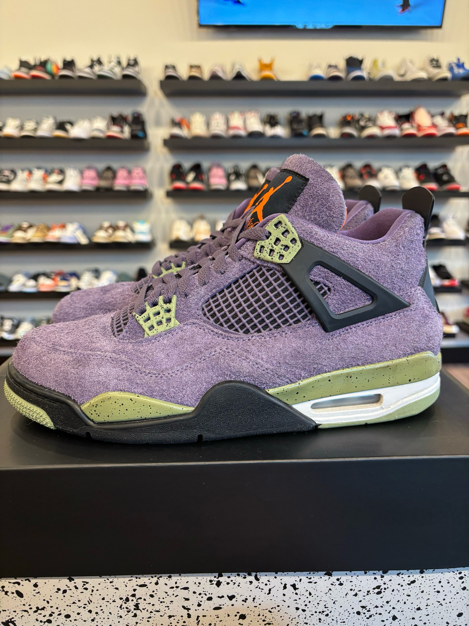 Jordan 4 Purple Canyon Size 9.5 (11W) Pre-Owned