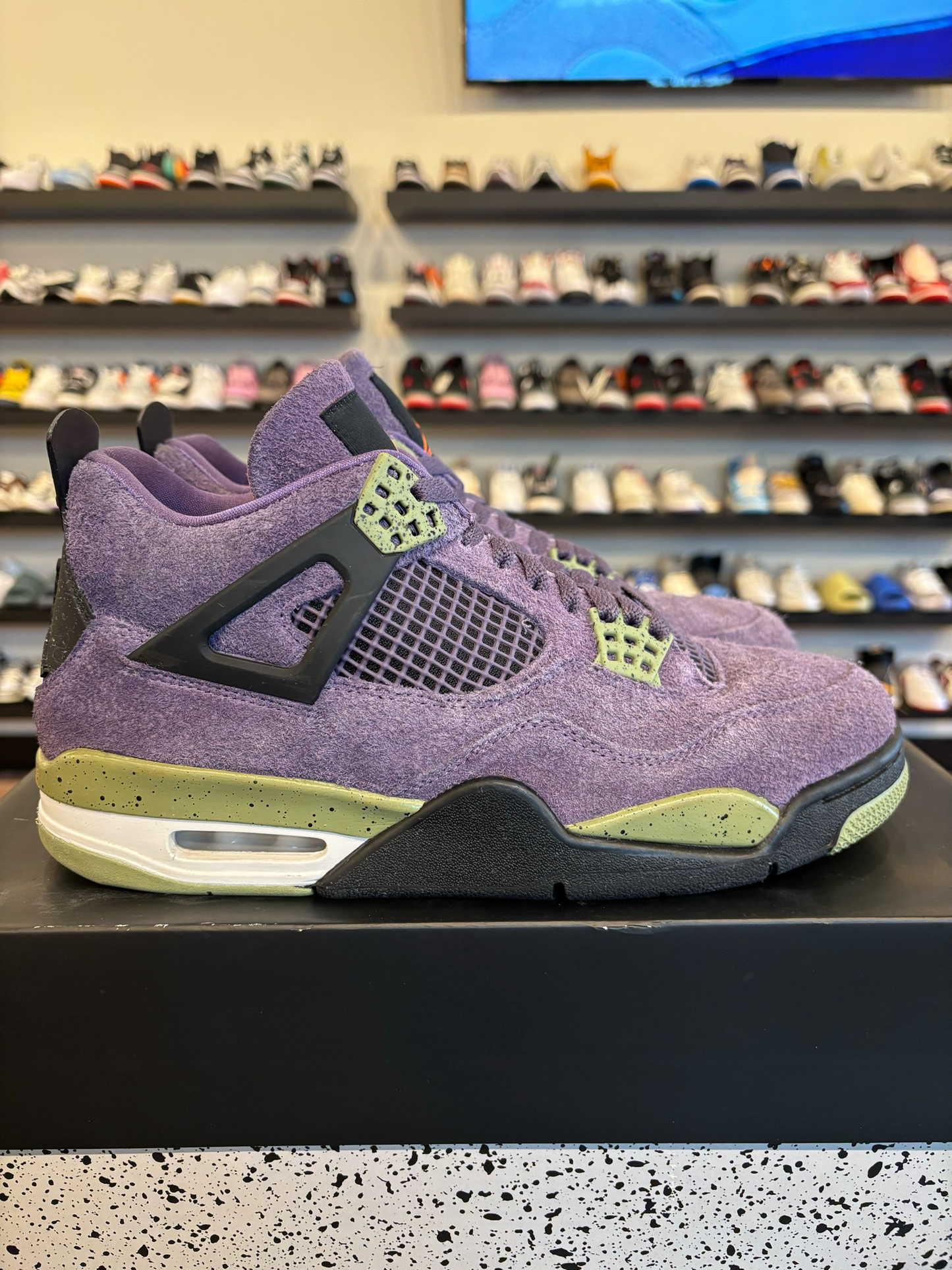Jordan 4 Purple Canyon Size 9.5 (11W) Pre-Owned