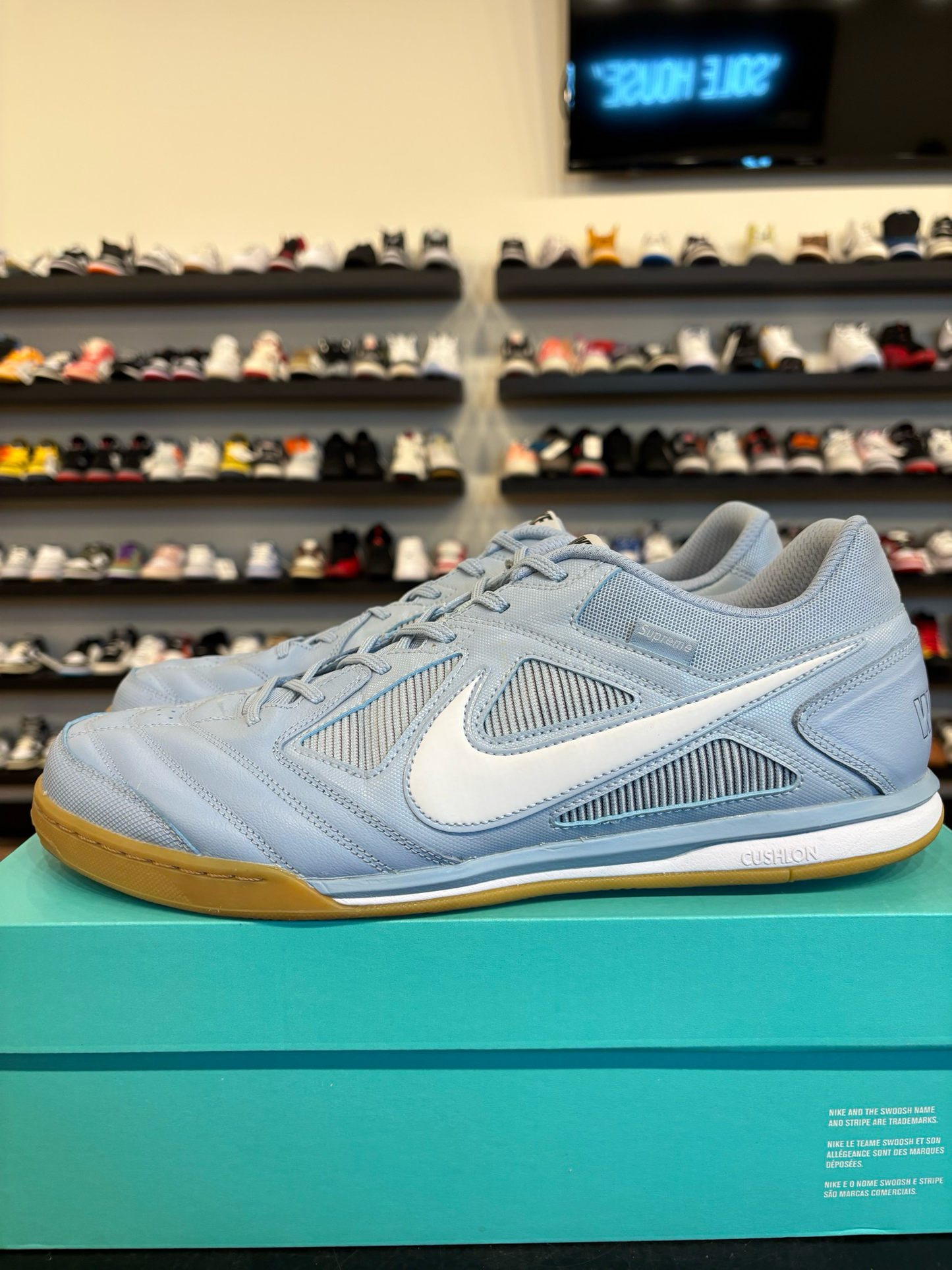 Nike SB Gato Supreme Armory Blue Size 13 Pre-Owned