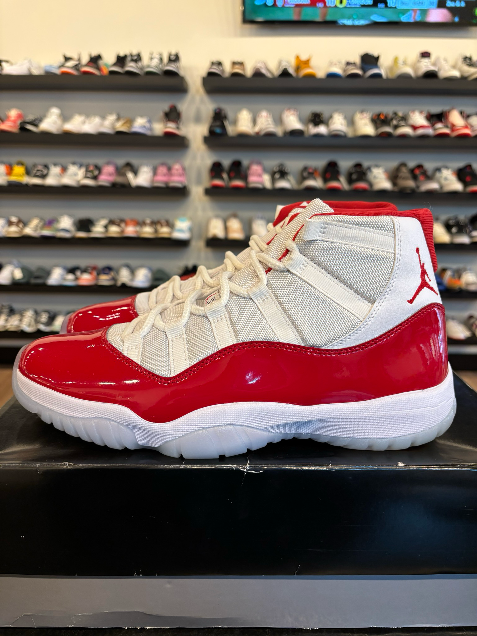 Jordan 11 Cherry Size 10.5 Pre-Owned