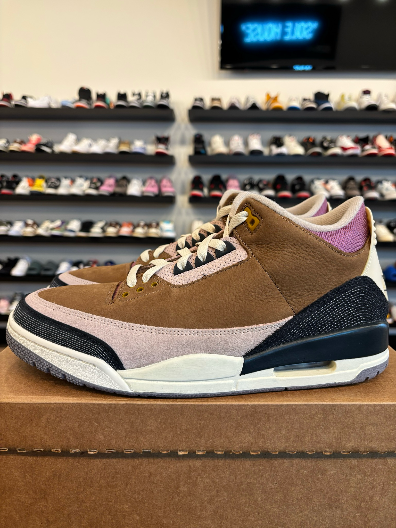 Jordan 3 Winterized Archeo Brown Size 11.5 Pre-Owned (No Box)