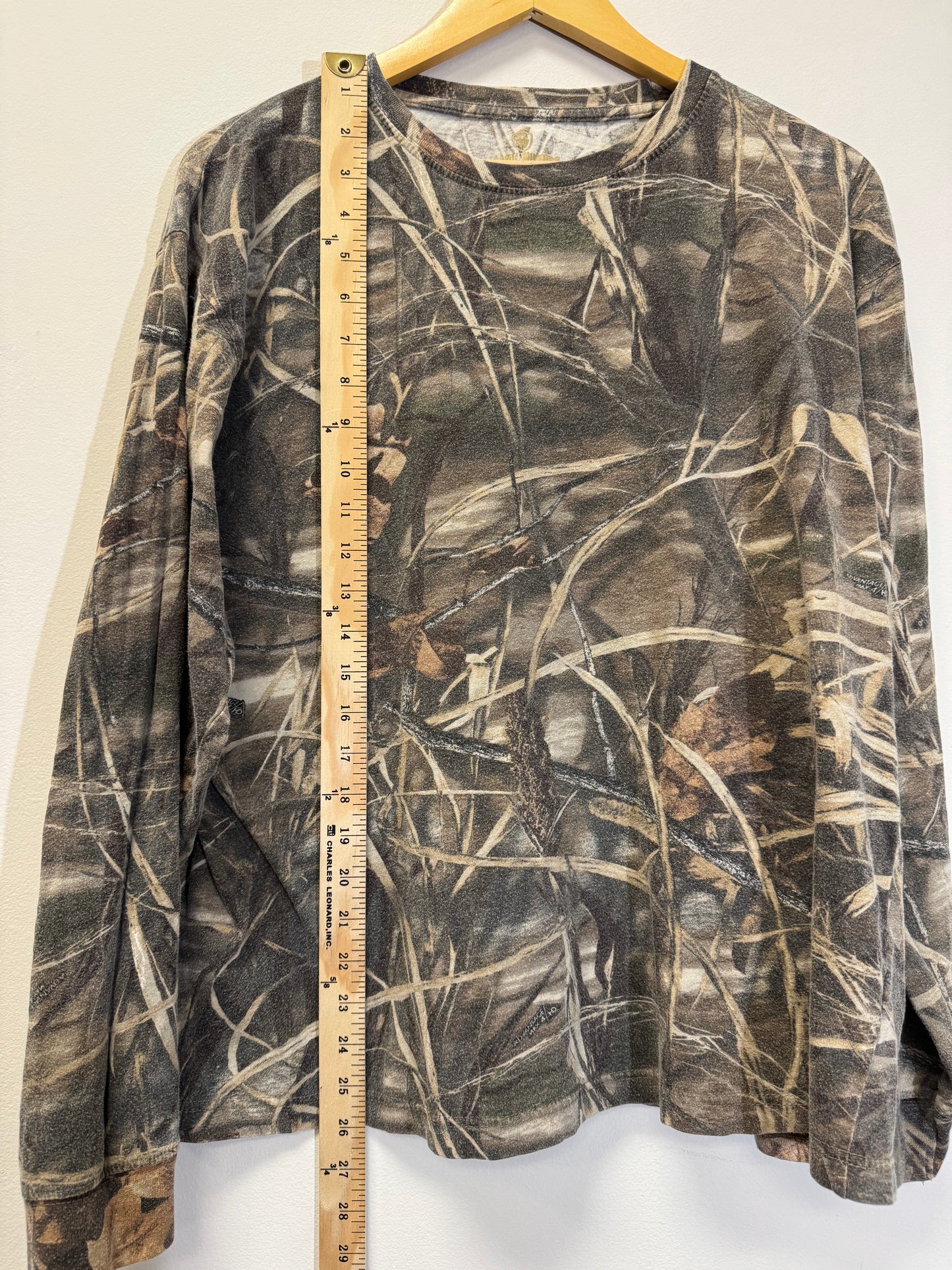 Game Winner Camo Long Sleeve Size Large Vintage