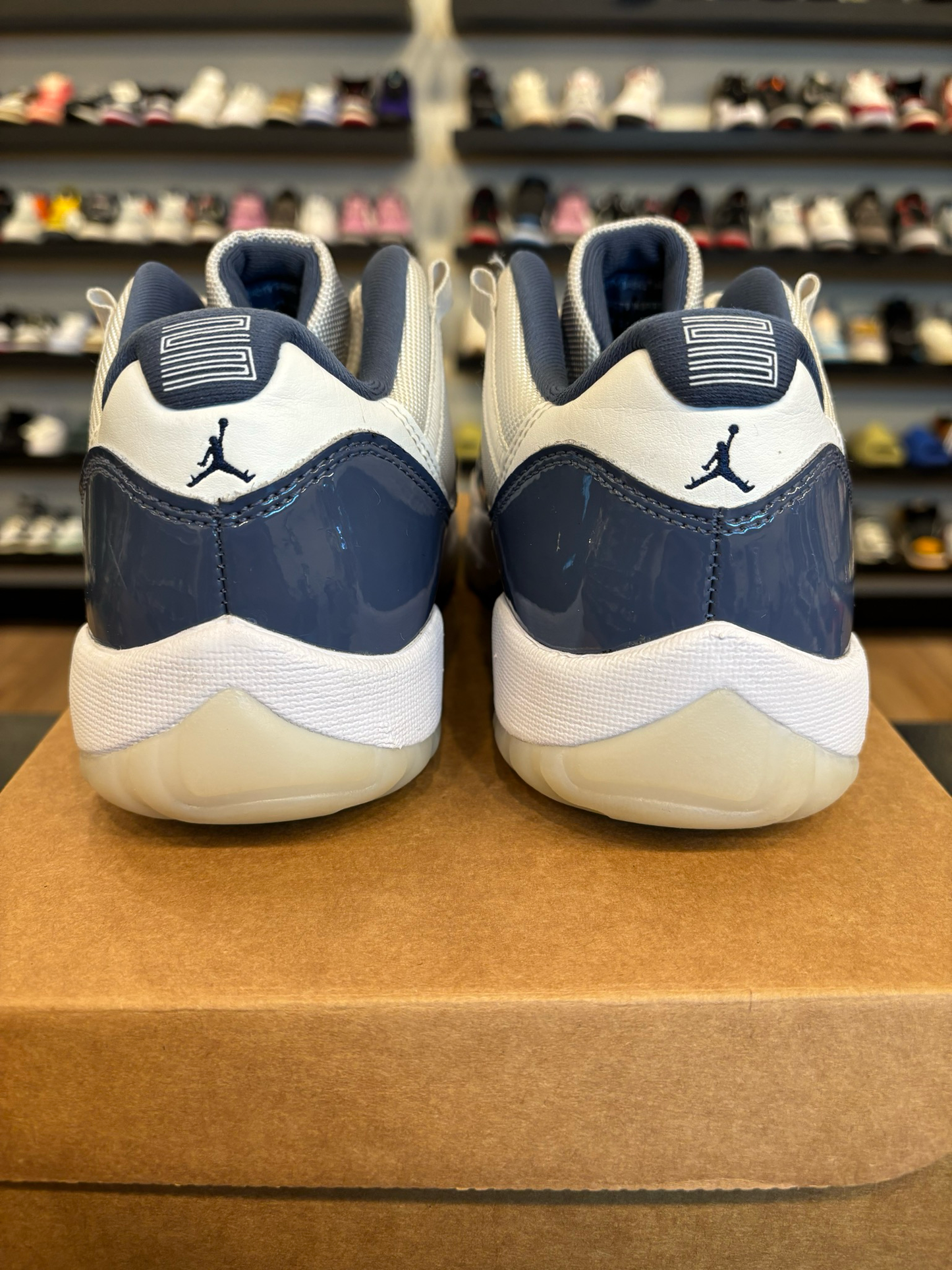 Jordan 11 Low Diffused Blue Size 8 Pre-Owned (No Box)