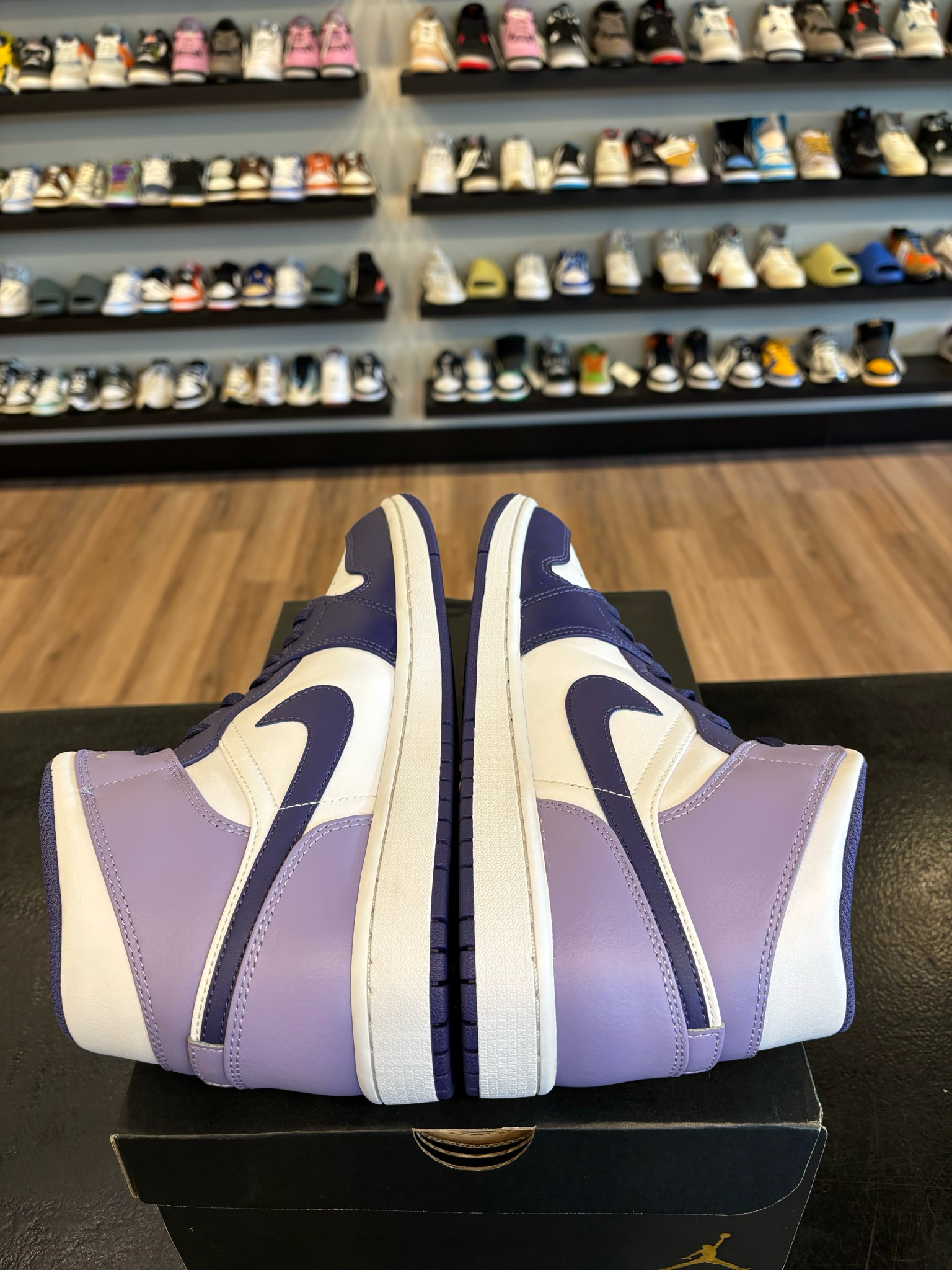 Jordan 1 Mid Blueberry Size 10.5 Pre-Owned