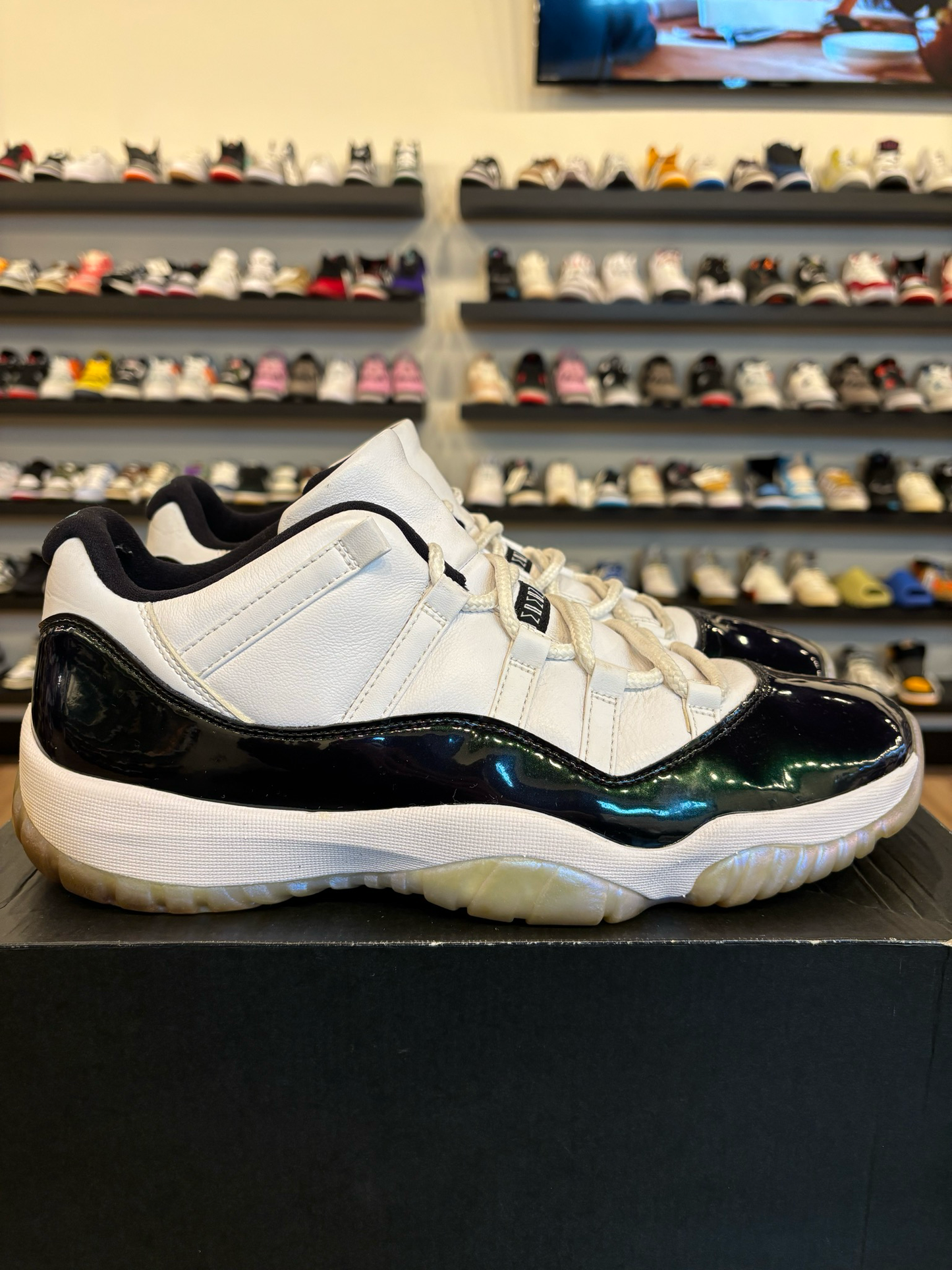 Jordan 11 Low Iridescent Size 13 Pre-Owned