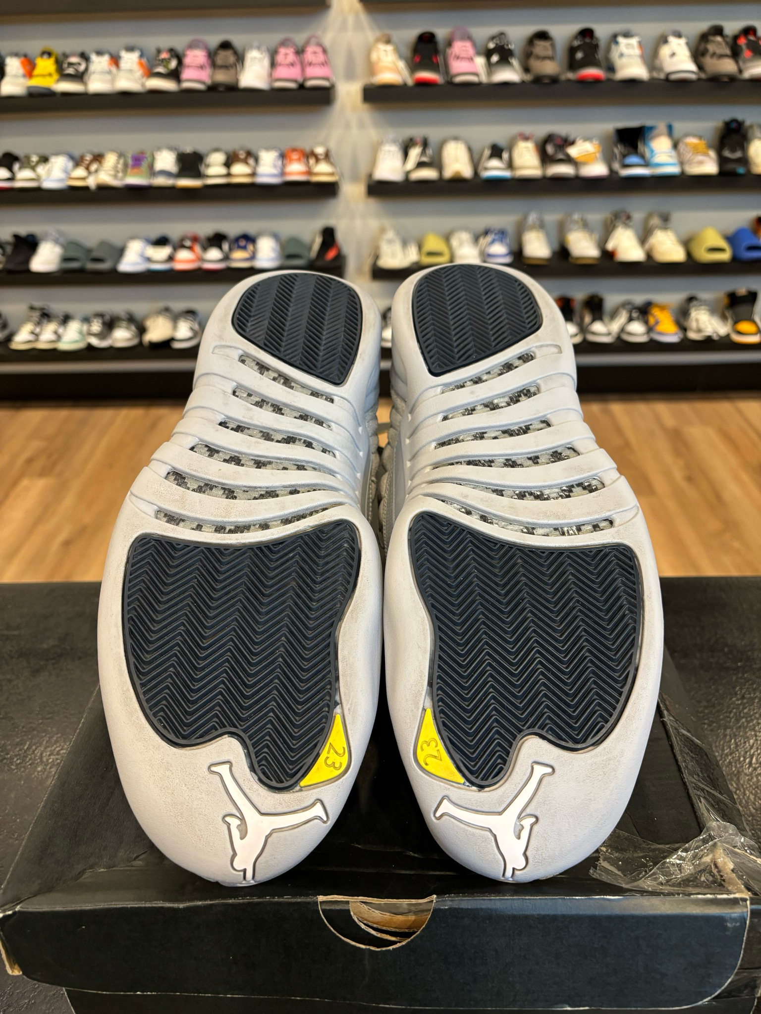 Jordan 12 Low Wolf Grey Size 13 Pre-O​wned